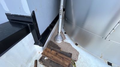 Oil removal using hot water and environmentally friendly degreaser