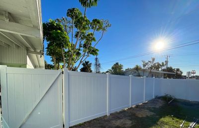Vinyl Fence Installation using Vinyl Privacy Fence 