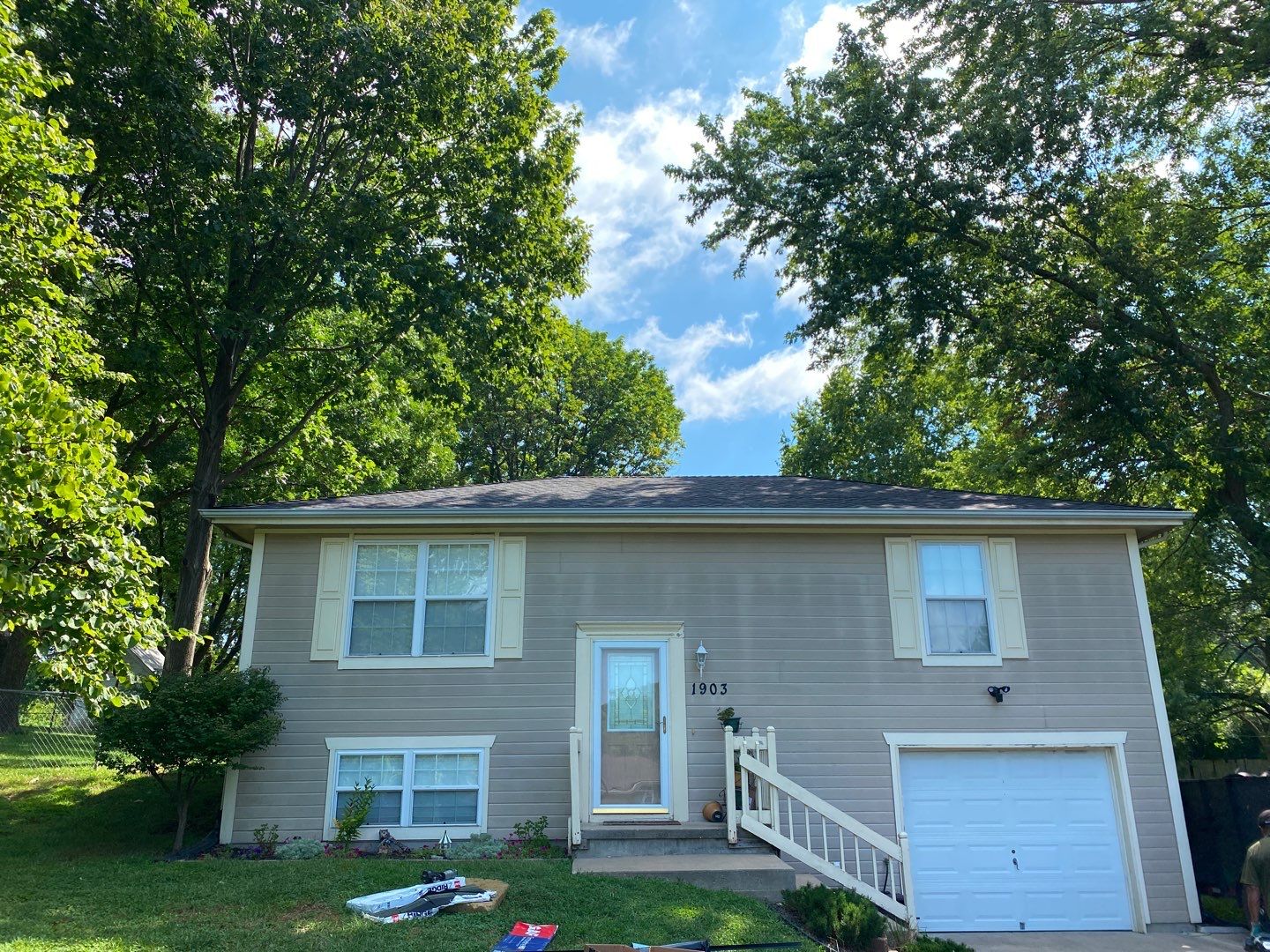 New Curb Appeal is Activated by EEC  Windows, Siding & Roofing 