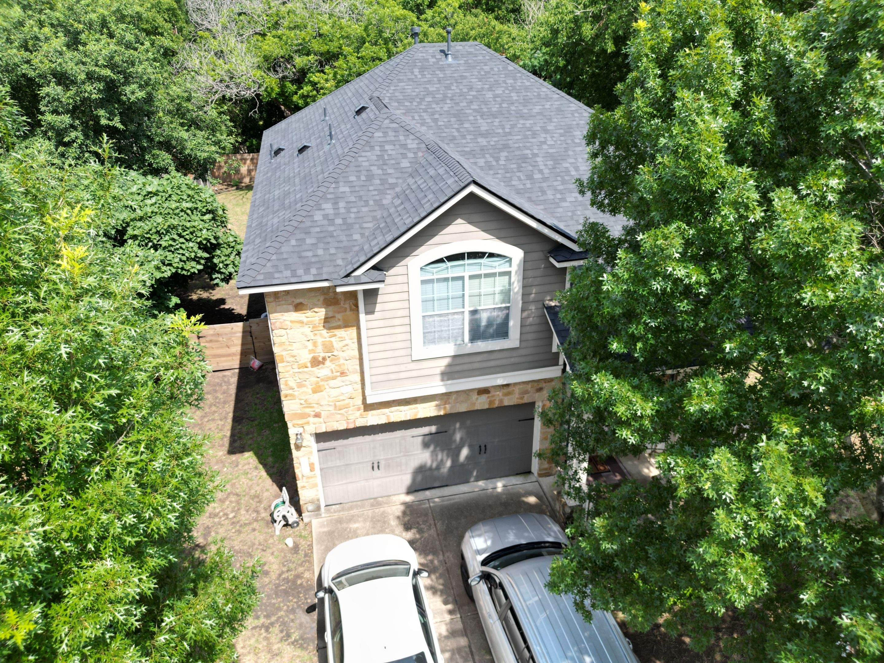 Onyx Black - Owens Corning TruDefinition Duration by RoofsOnly.com