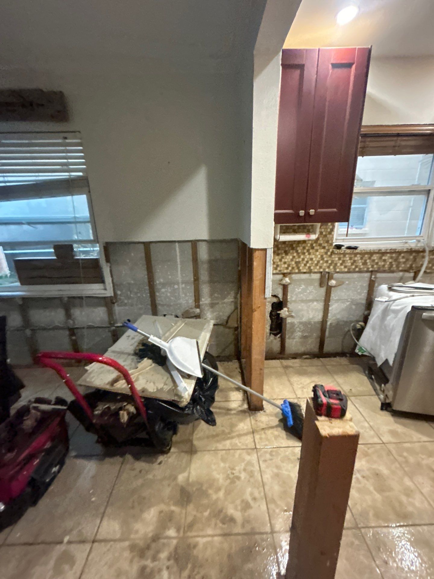 Bradenton Water Damage Repair by Ampm Restoration Services 