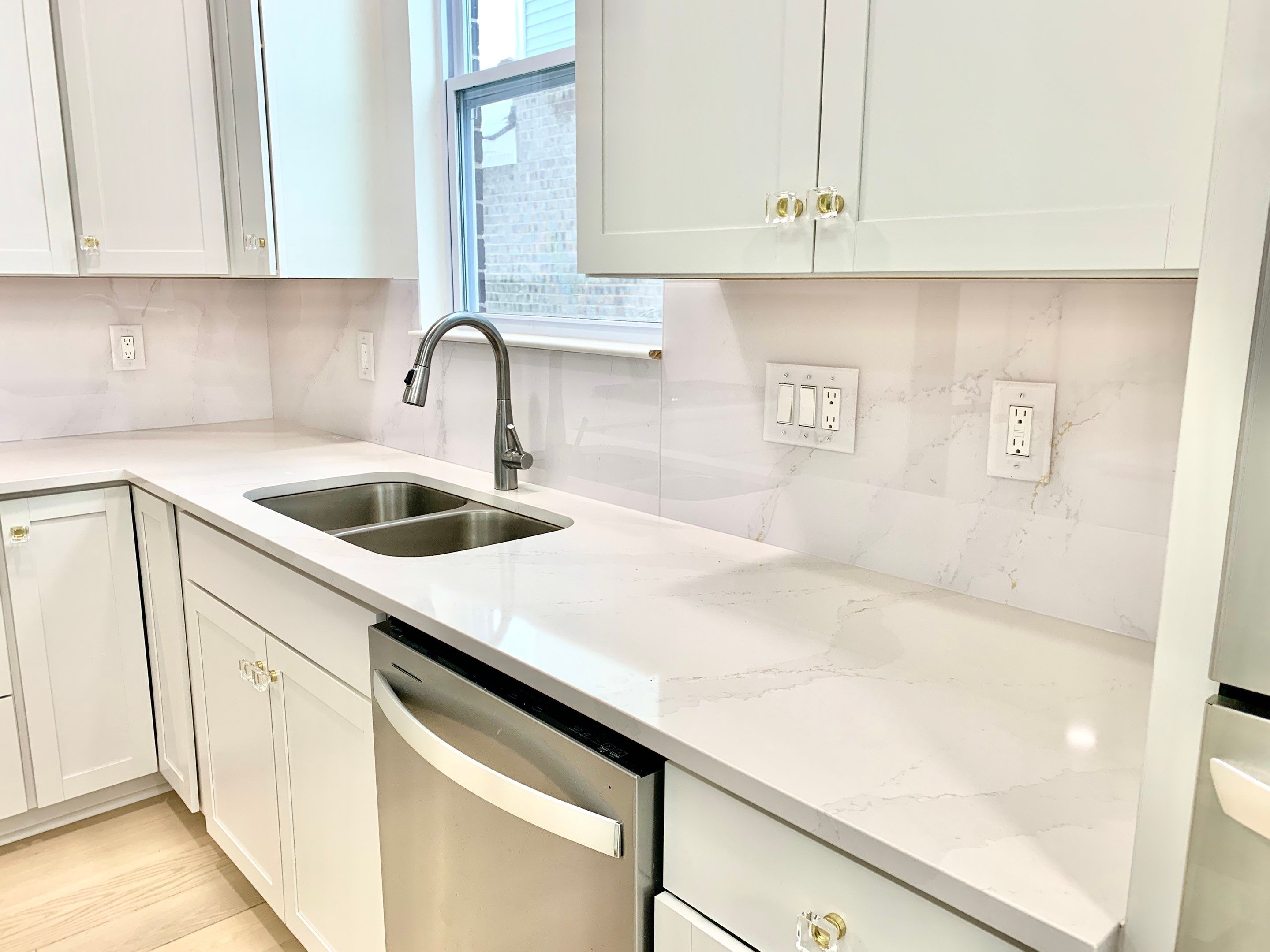 Kitchen Remodel using IMAGIO Solid Glass Backsplash - Ghost River by IMAGIO