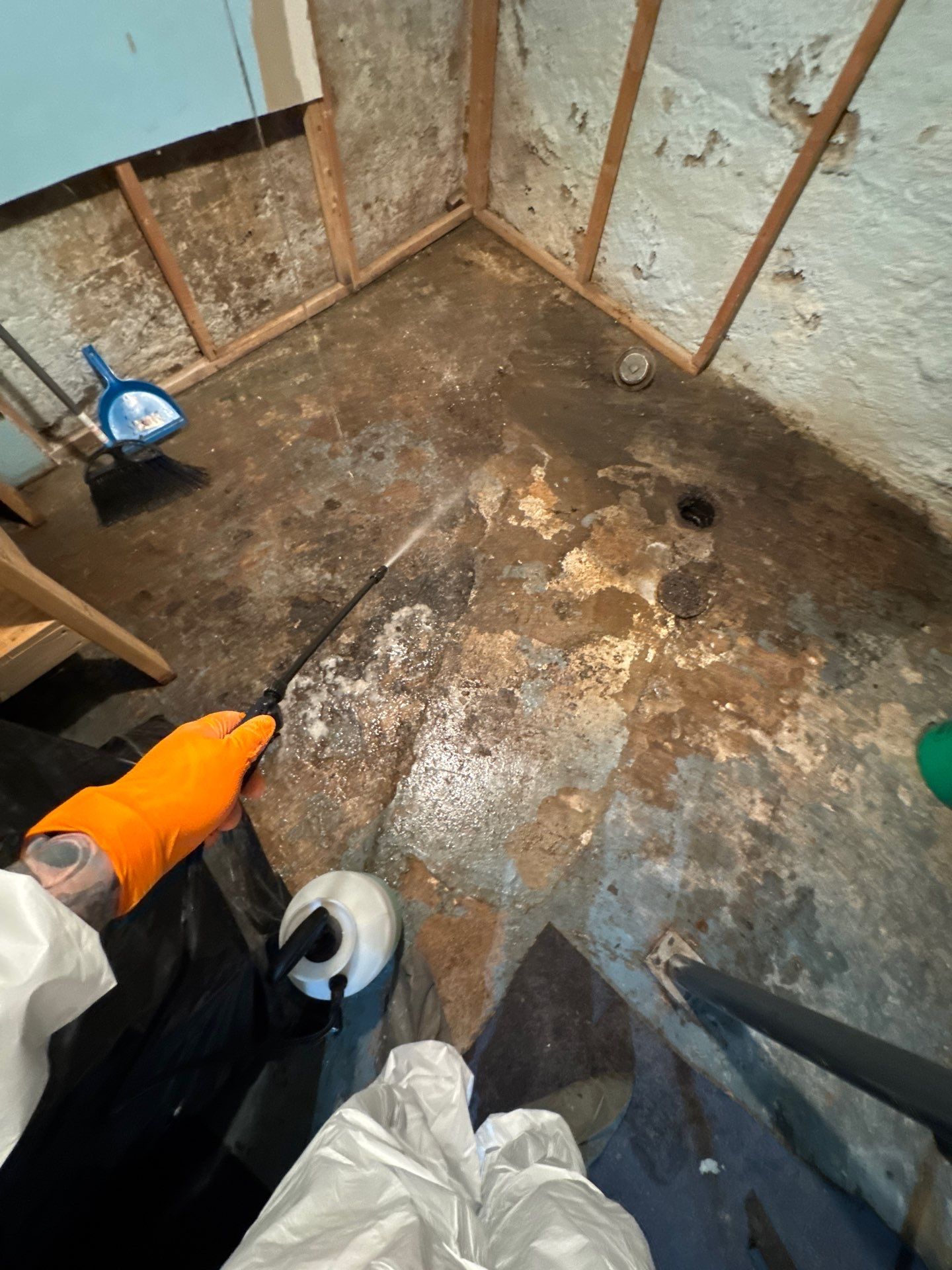 Category 3 Sewage Cleanup in Johnson Creek by Dry Source Property Restoration
