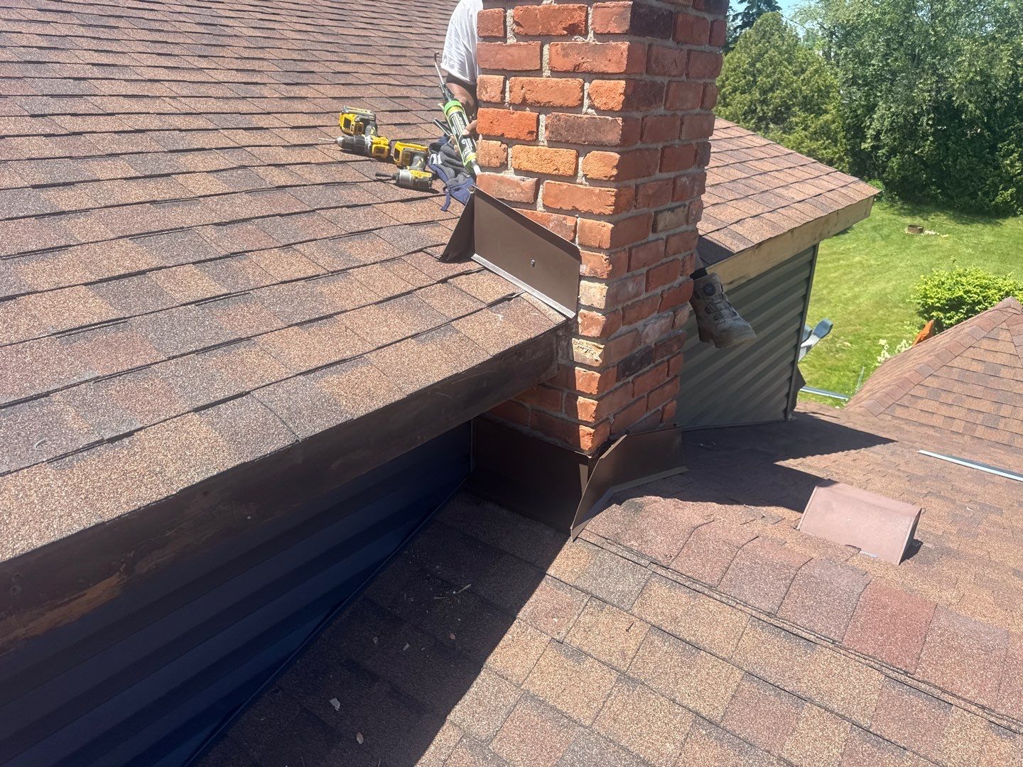 Siding Replacement using Alside Charter Oak D4.5" by 180 Contractors