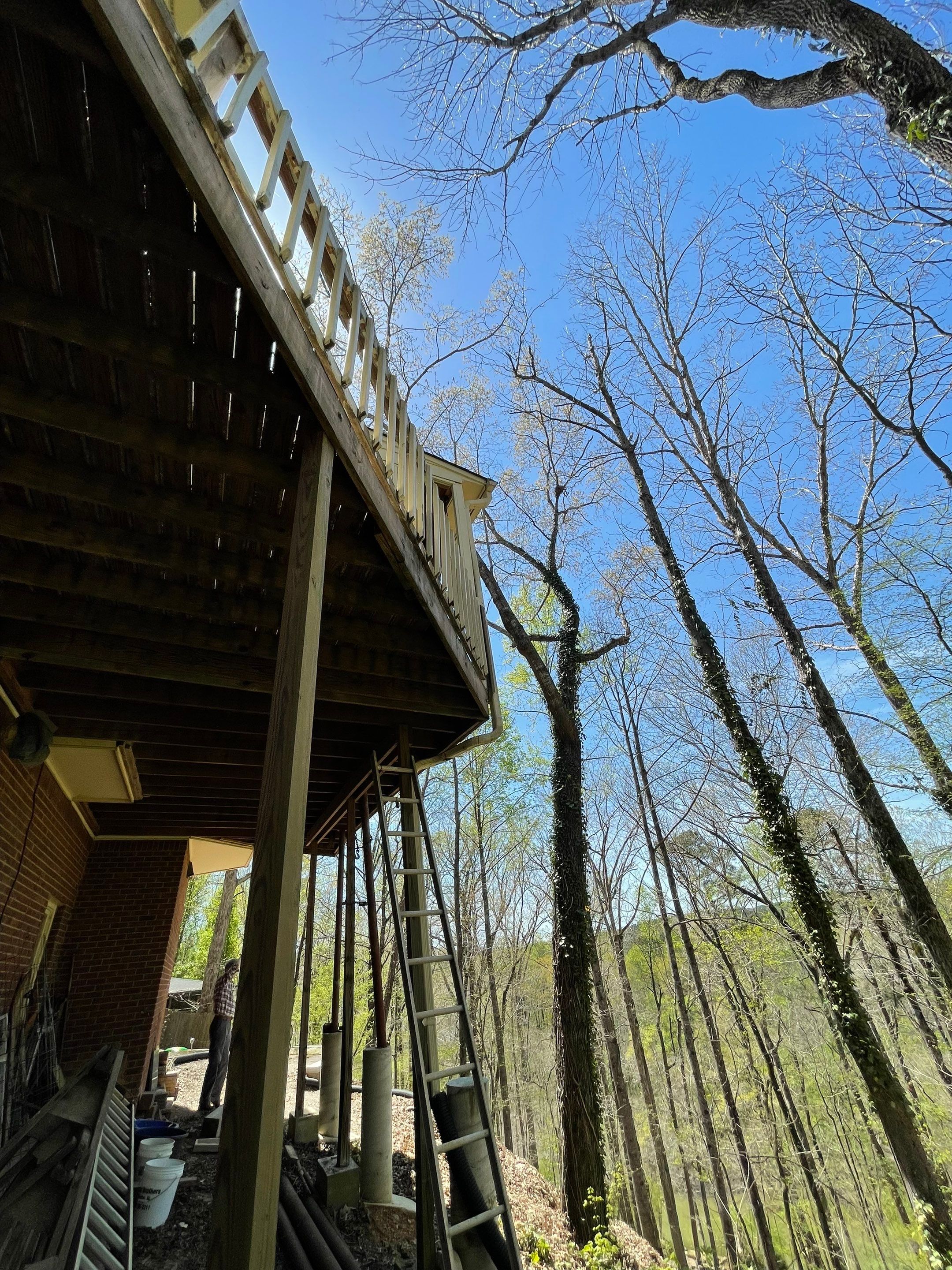 Riverchase - Structural Support by Pillar and Pine