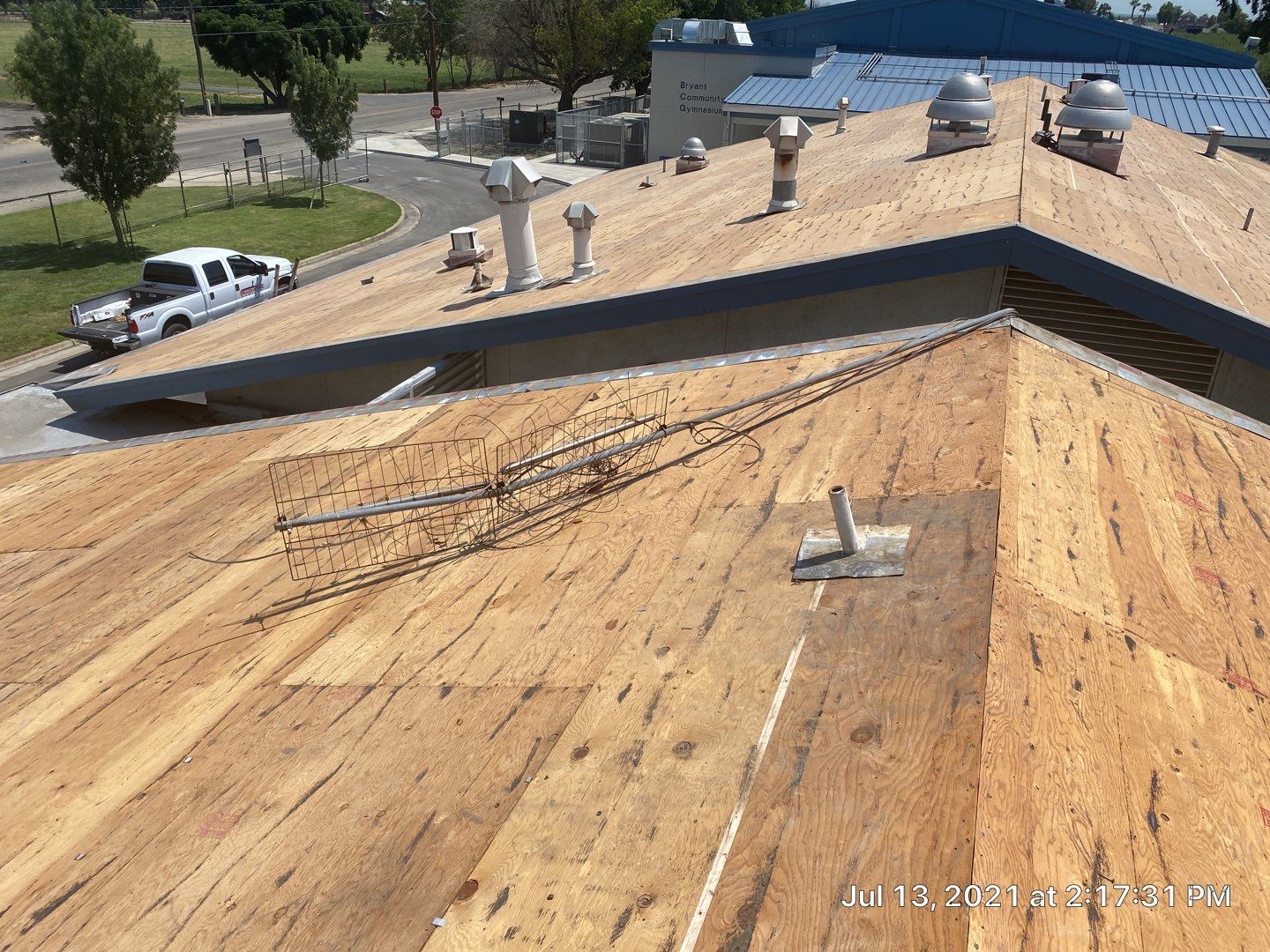 Certainteed Landmark Solaris shingle job using Certainteed Landmark Solaris composition shingles by Straight Edge Roofing Inc