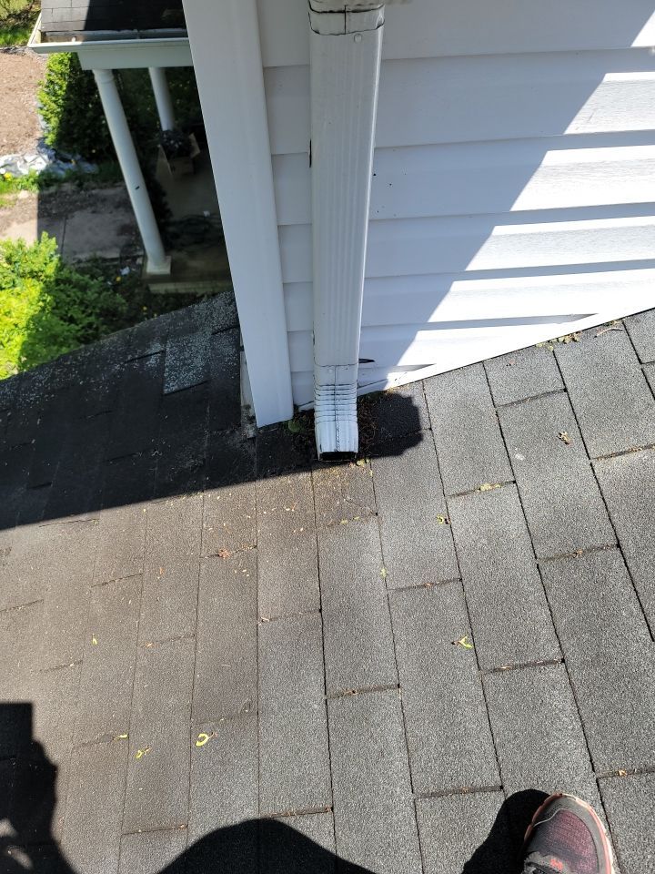 ATLAS PINNACLE COLOR: SUMMER STORM DRIP EDGE: WHITE by Eagle Eye Roofing