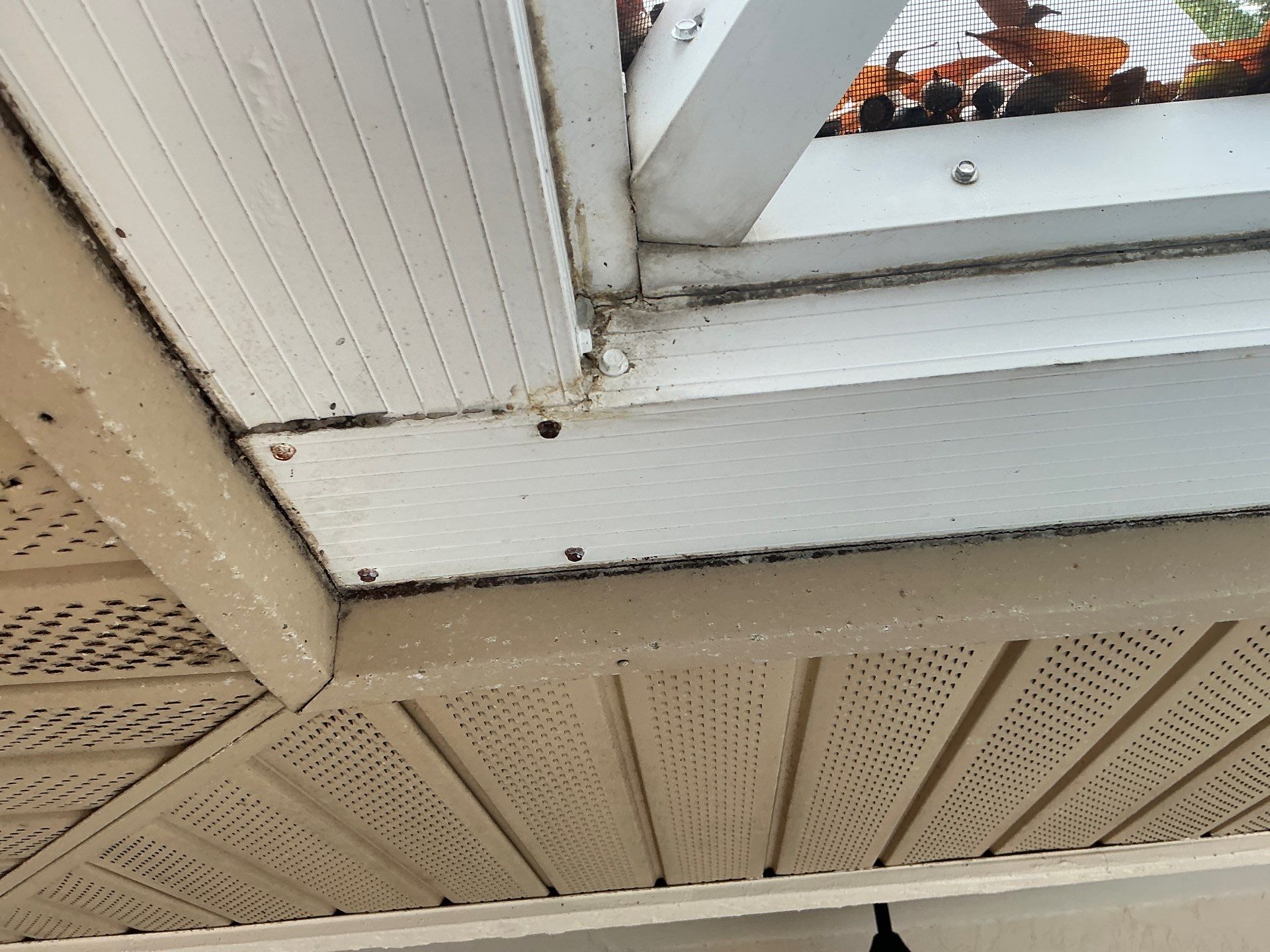 Seamless Aluminum Gutter Installation using 6 Inch Seamless Gutters in Sarasota FL by Gutter Professors