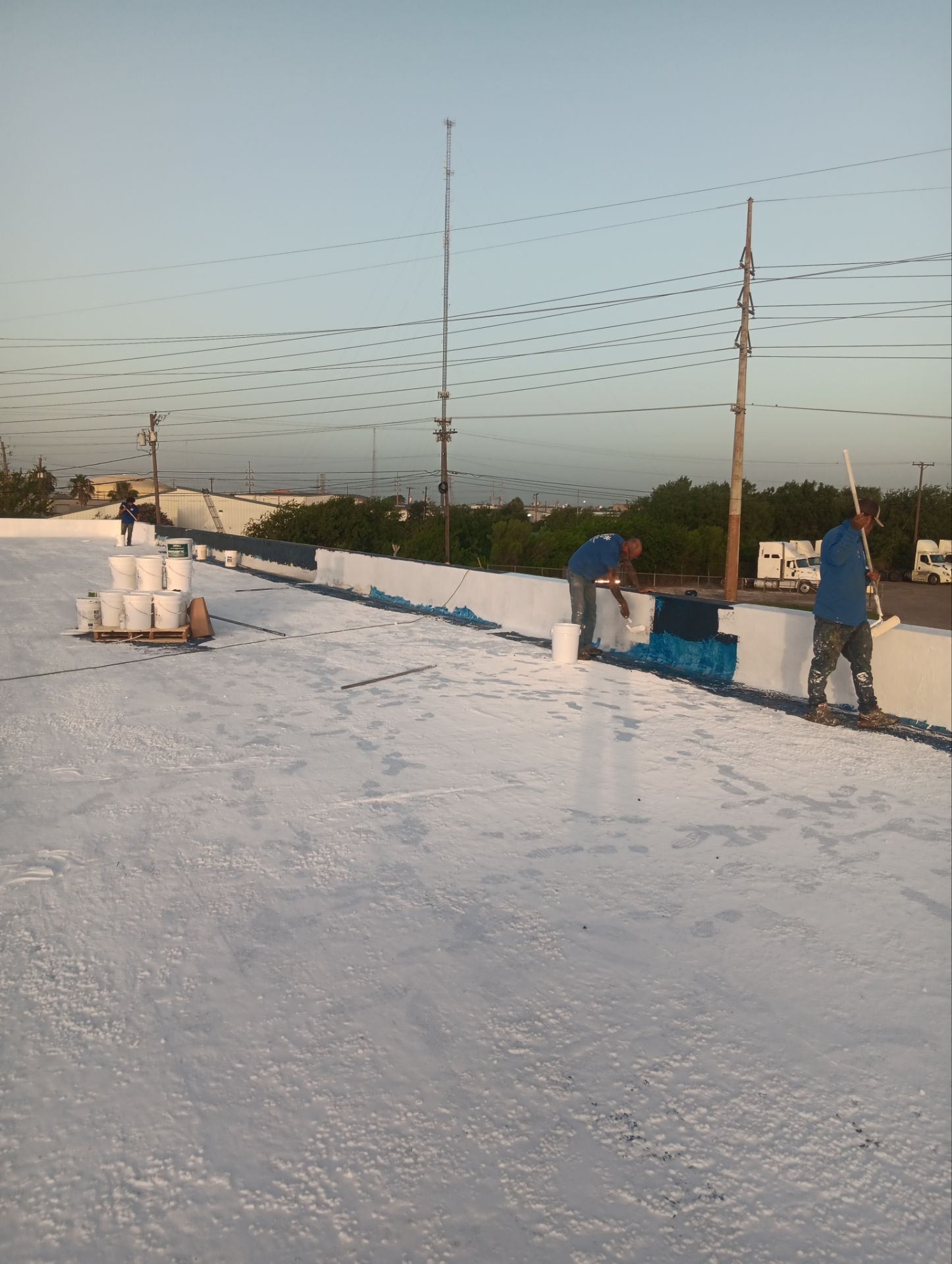 Dirty leaking Gravel Roof by Bayfront Roofing and Construction