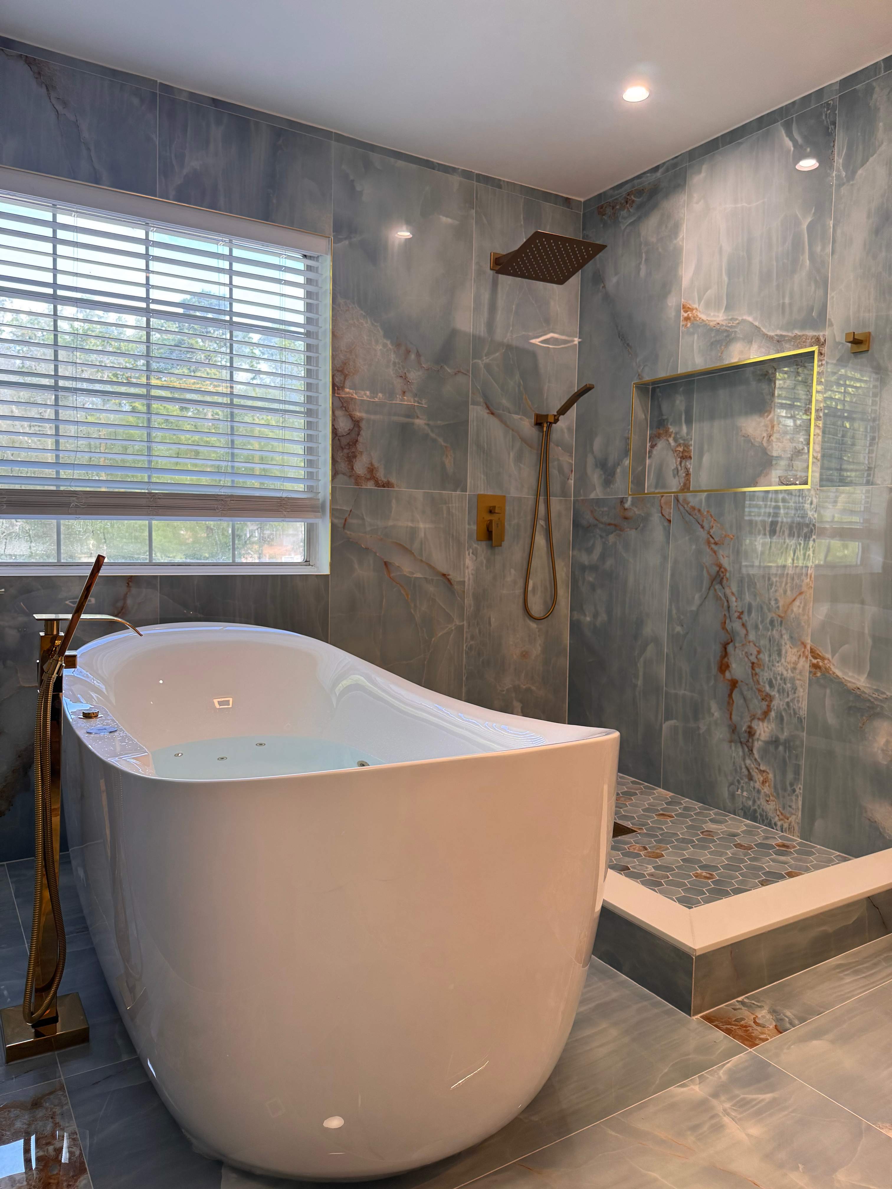 Master bathroom renovation by Prudencio