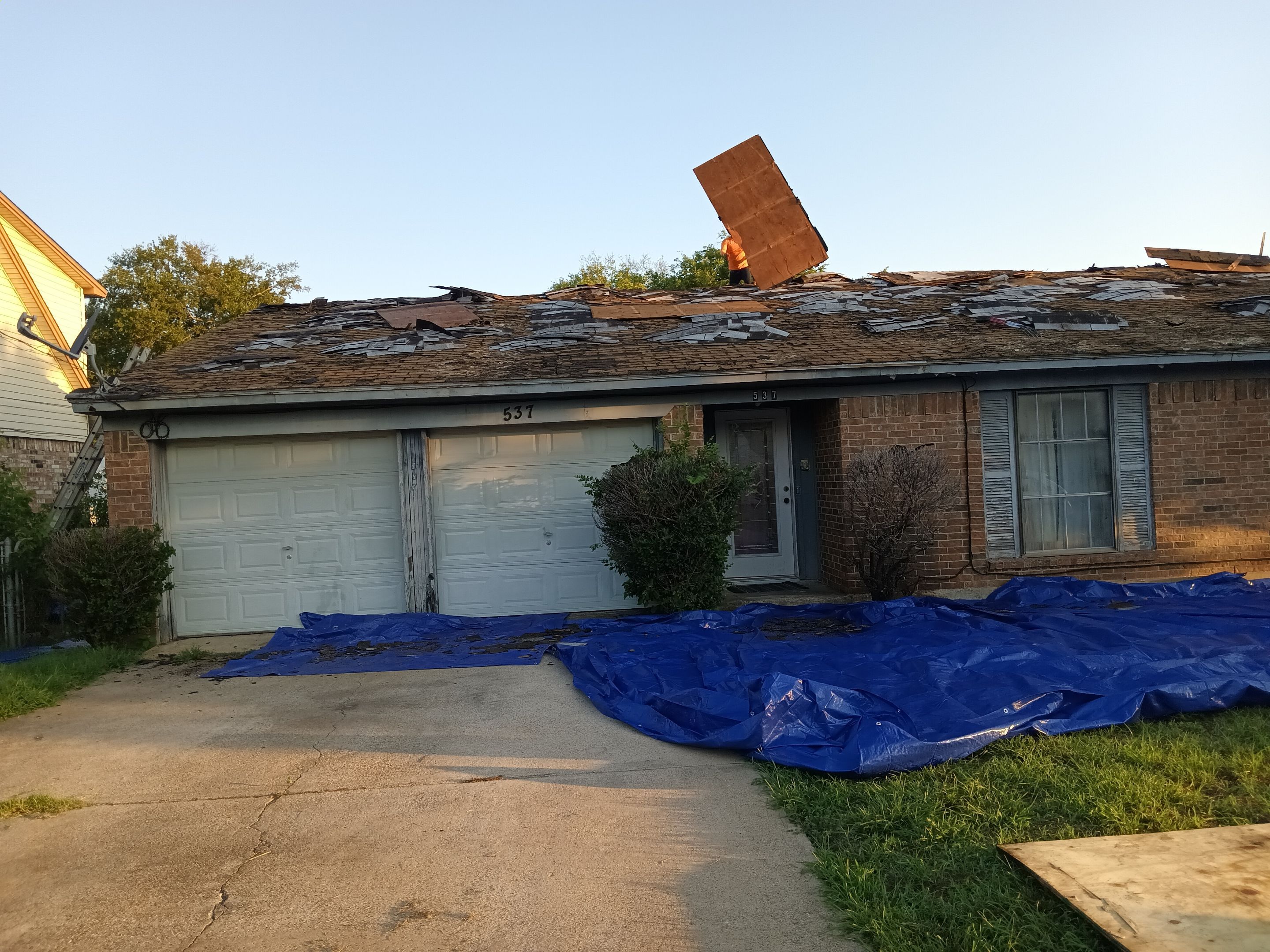 Roof Replacement by EL-GC LLC 