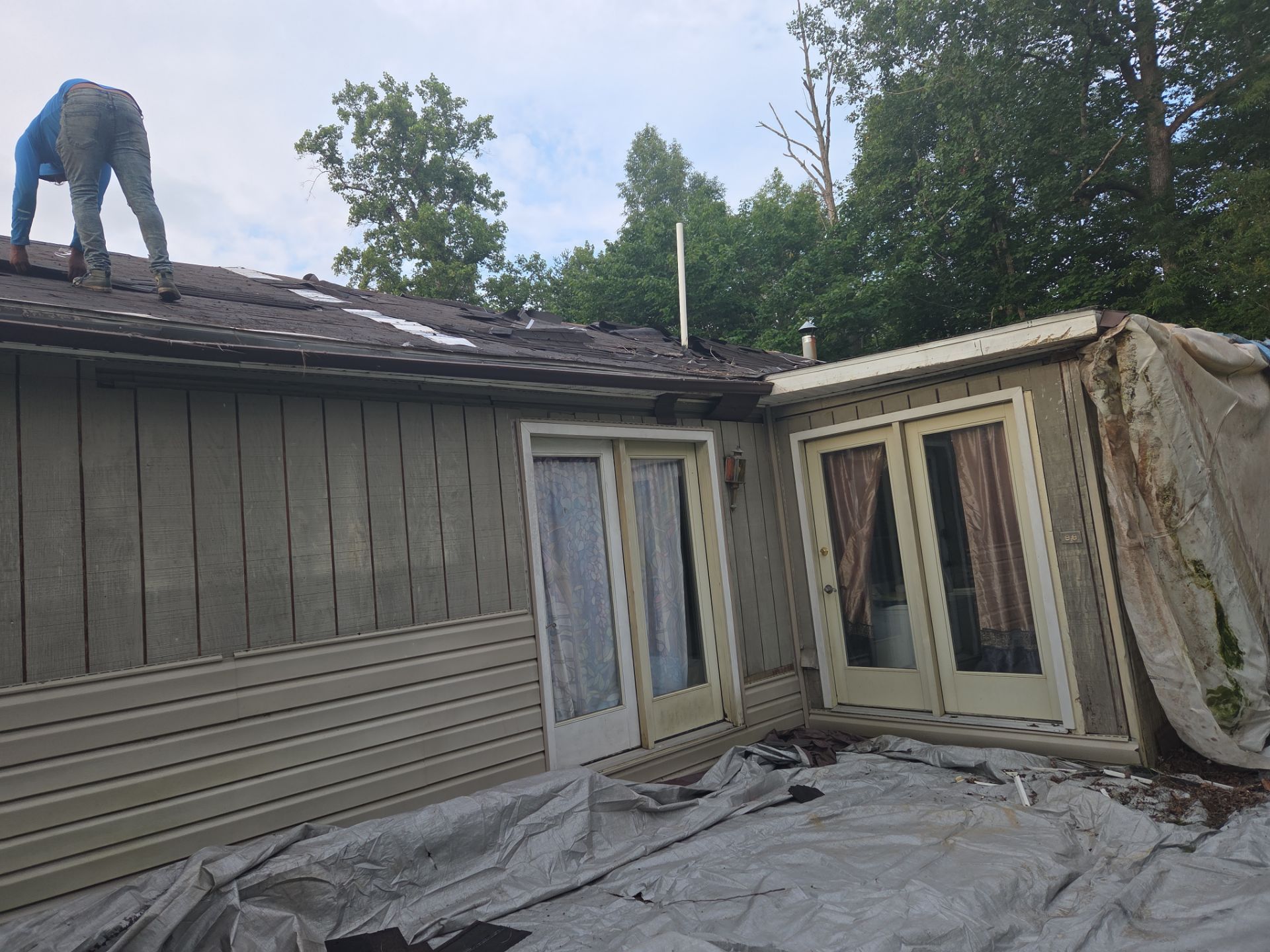 Charleston, WV IKO Dynasty Roof Replacement by Mr. Roofer