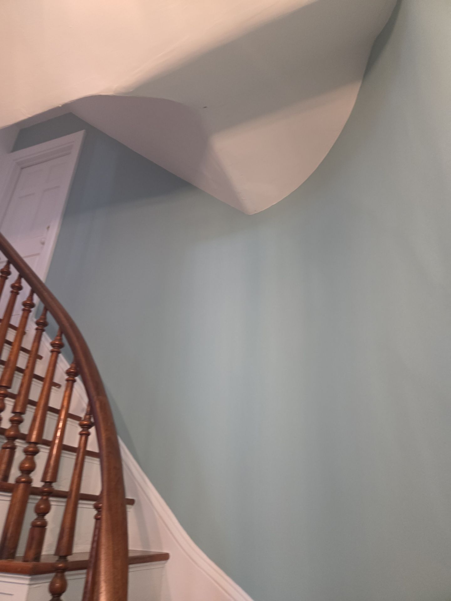 🏡 Bold Colors and Timeless Details Throughout This Fishtown Rowhome by Groovy Hues