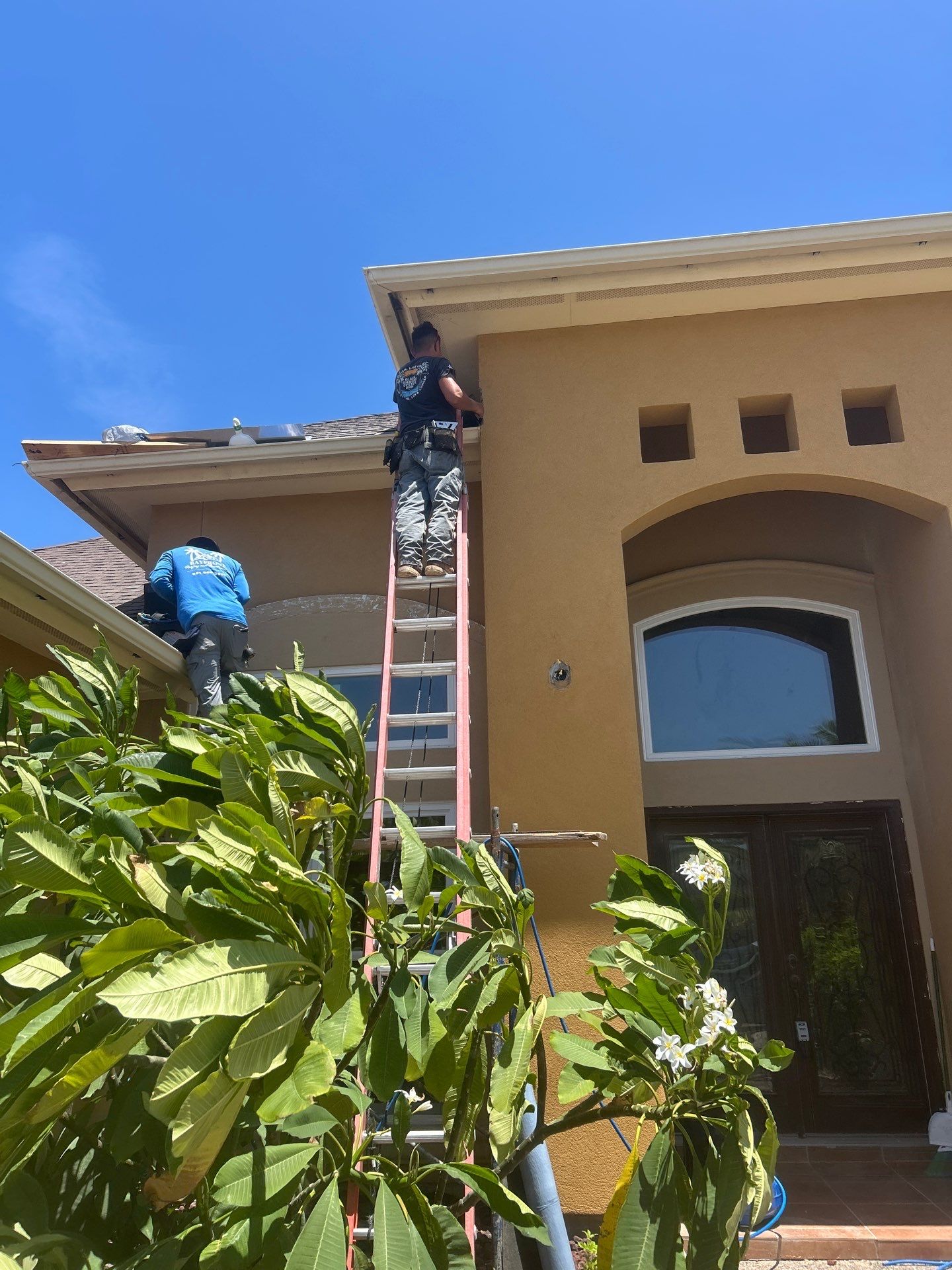 Stucco Problems in Paradise  by Bayfront Roofing and Construction