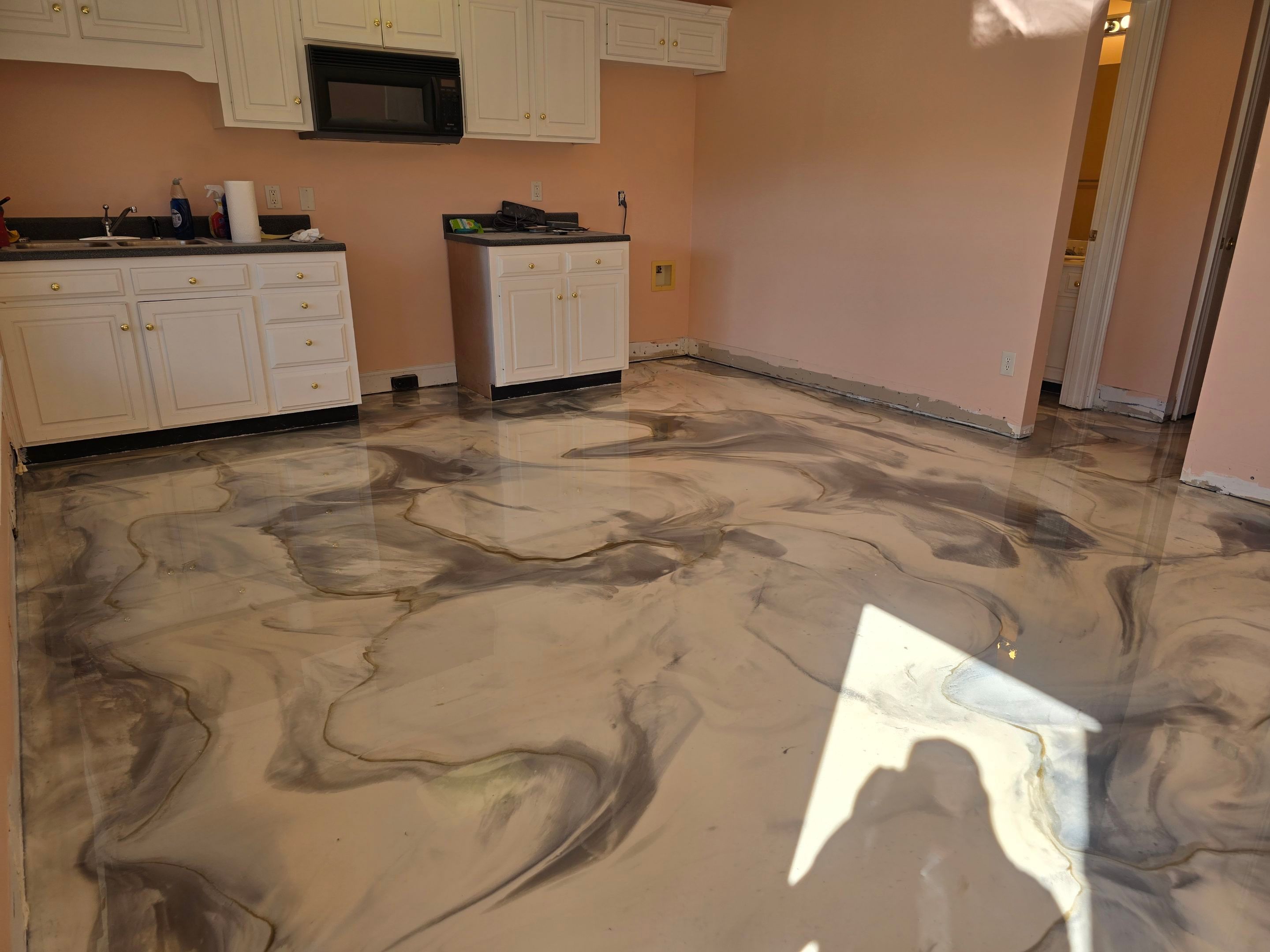 Metallic Kitchen Floor Using Gold, Dolphin & Pearl by Elite Floor Solutions