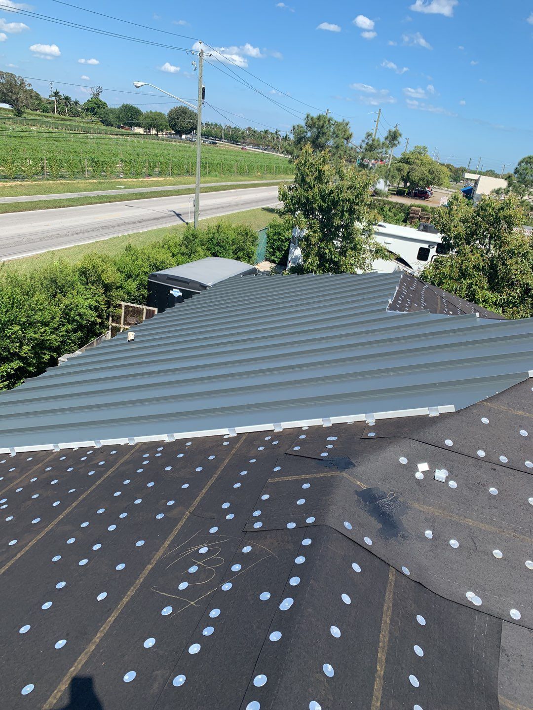 Metal Roof - Galvalume - Charcoal by Istueta Roofing