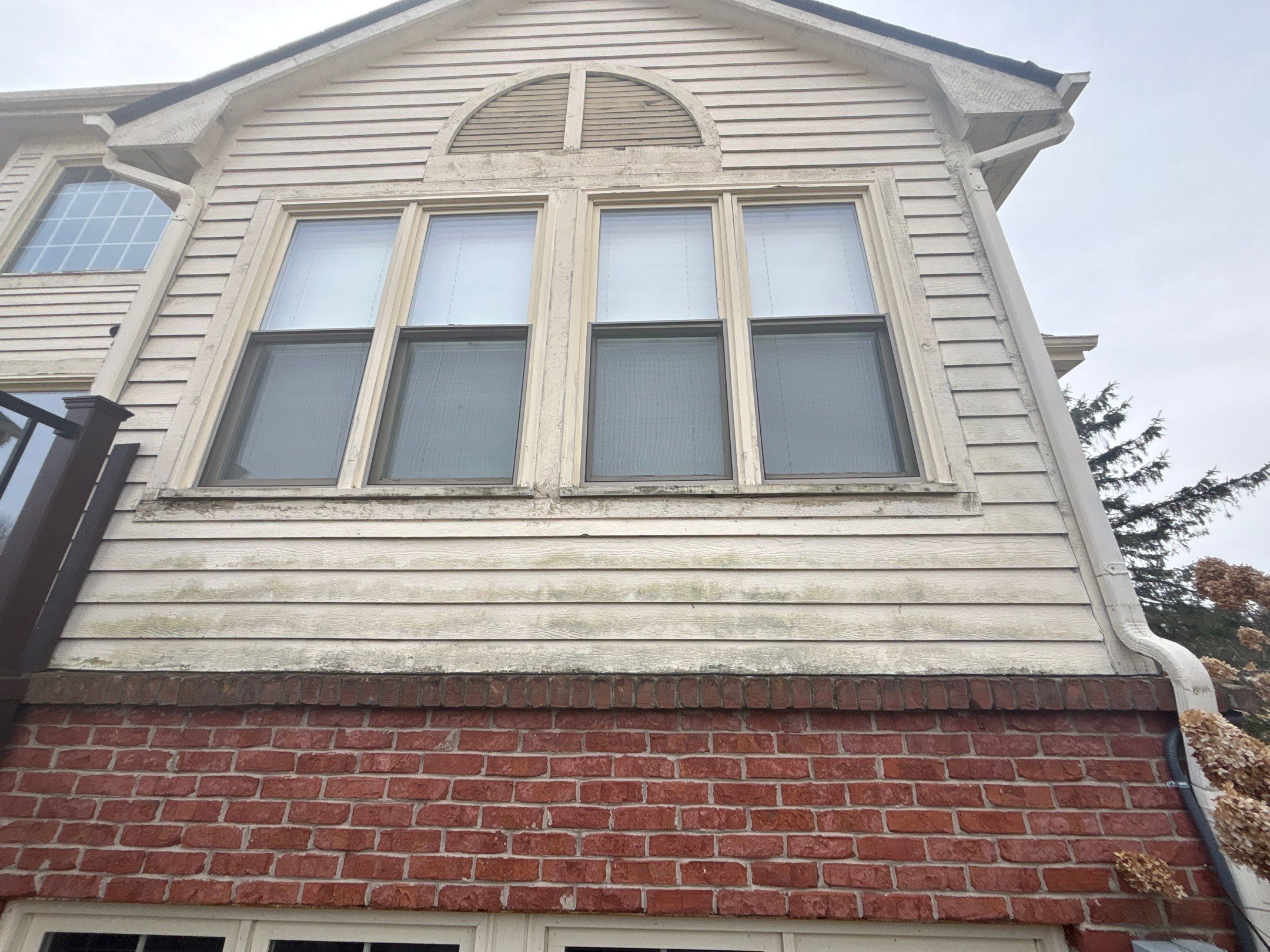 Siding Replacement using Alside S7 Cedar Mill Grain Pebble by 180 Contractors