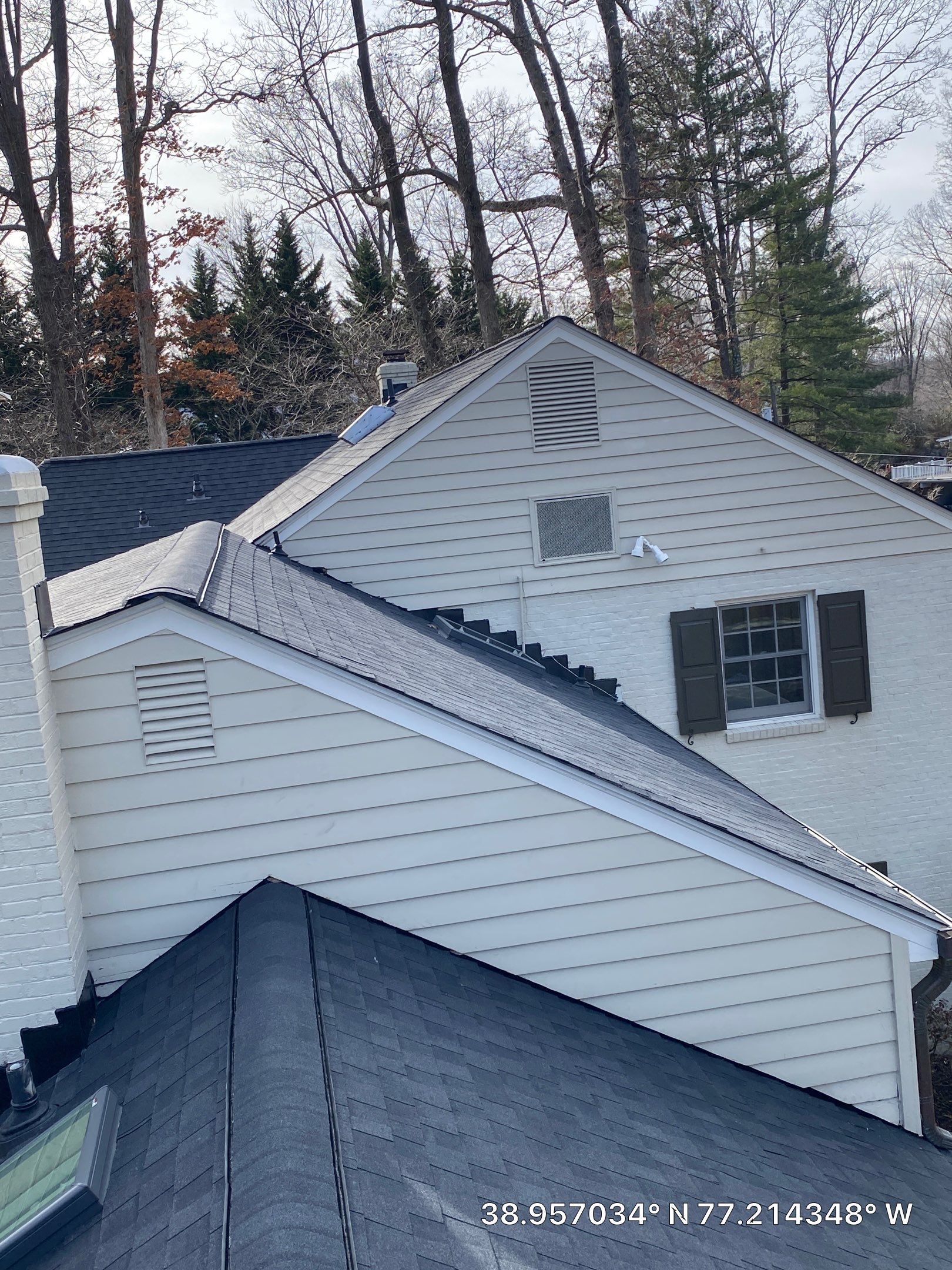 McLean: Certainteed Landmark Pro Designer Shingles in Max Def Charcoal Black by RM Banning, Inc.