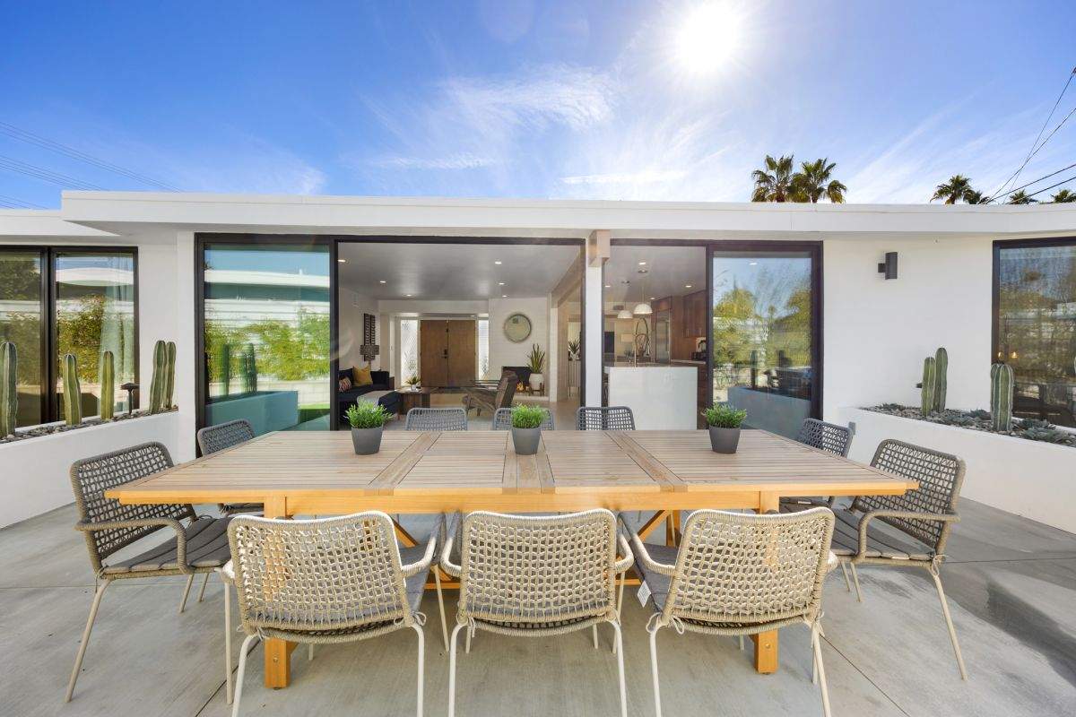 Palm Springs Midcentury Modern Home by One Stop Source