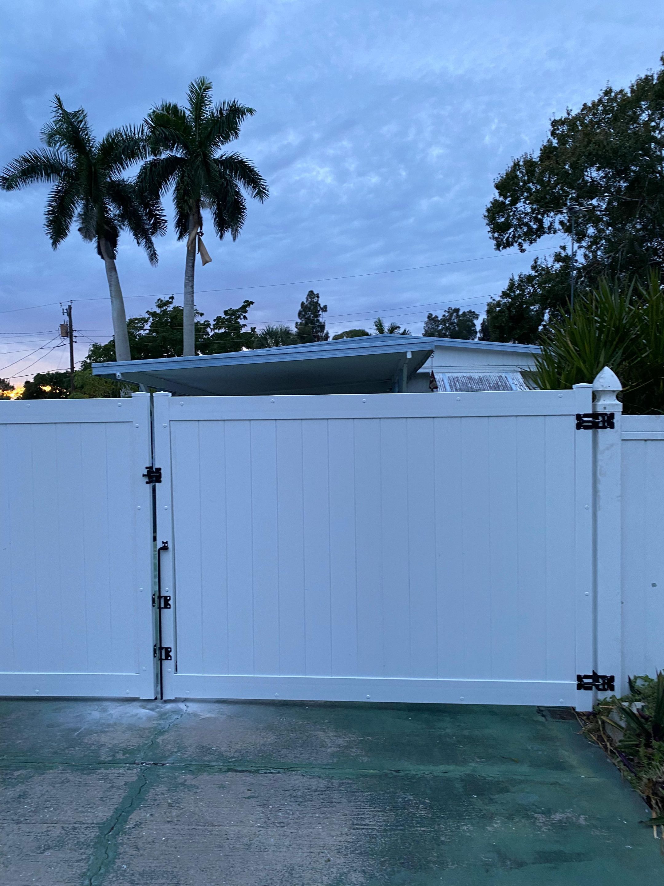 Vinyl Gate in Nokomis by True Fence LLC