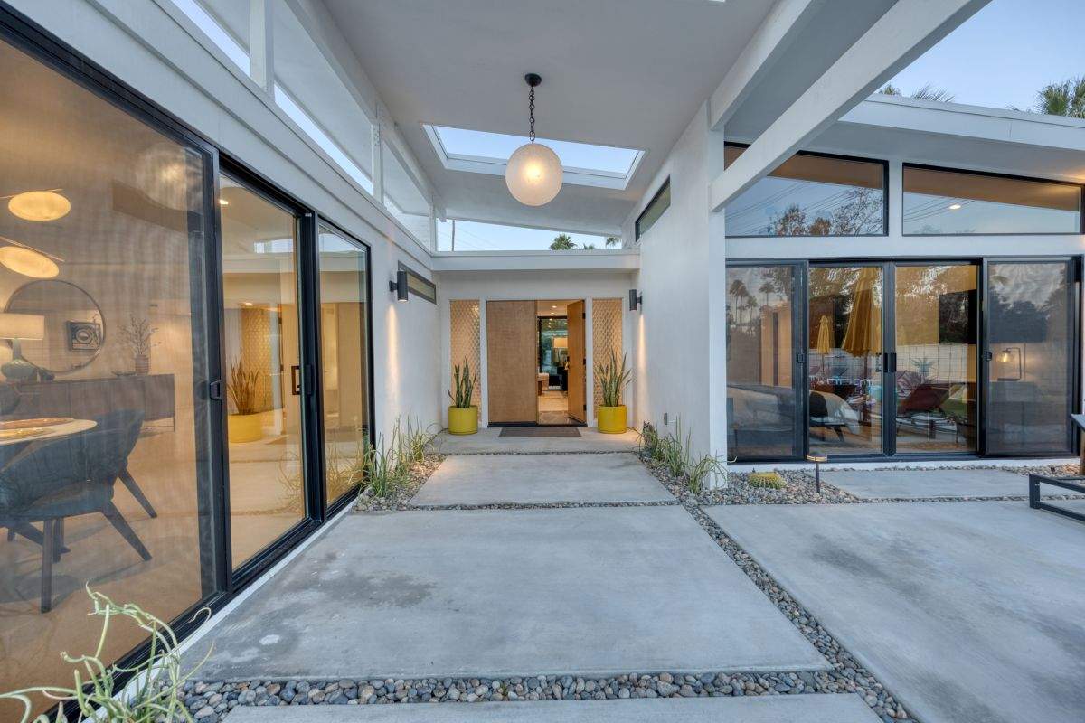 Palm Springs Midcentury Modern Home by One Stop Source