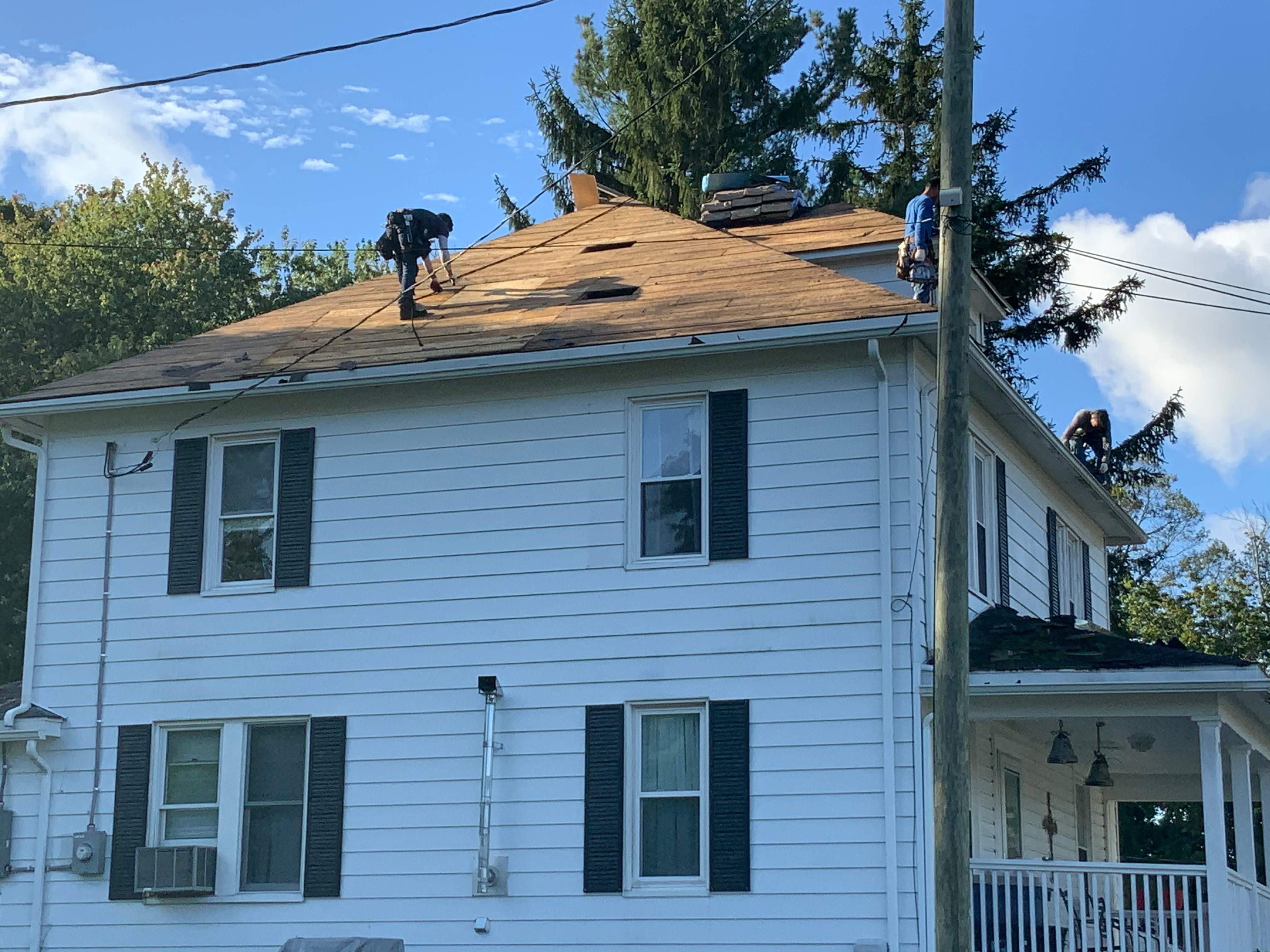 Residential Roofing Installation using Max Def Resawn Shake by Alpha Design Services