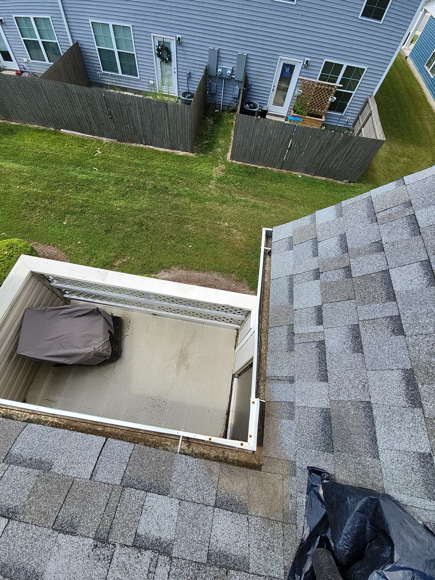 Commercial gutter cleaning Virginia Beach & Norfolk after photo with clean gutters