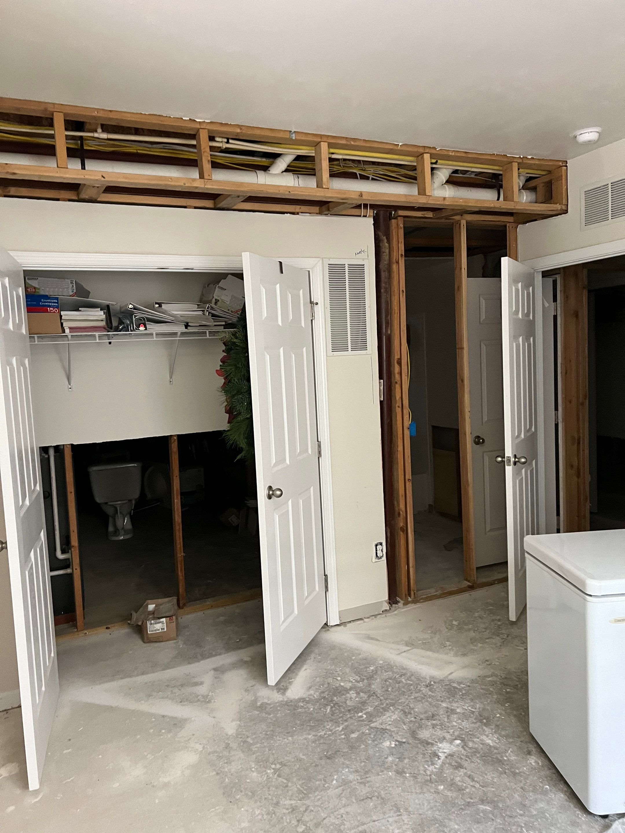 After Hours Emergency Water Extraction and Restoration in Middletown, Delaware by Healthy Home Solutions