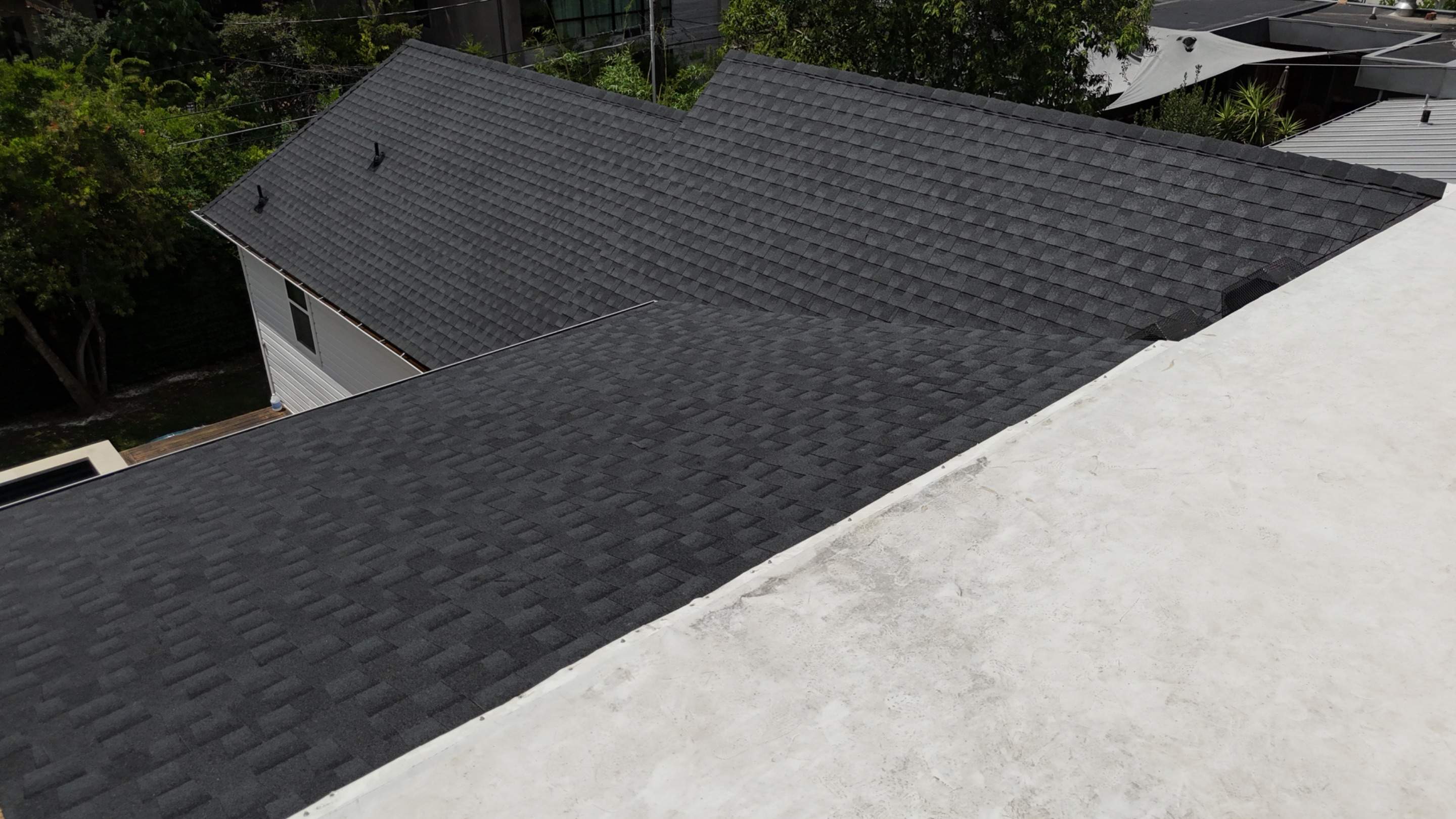 Charcoal - GAF Timberline HDZ by RoofsOnly.com