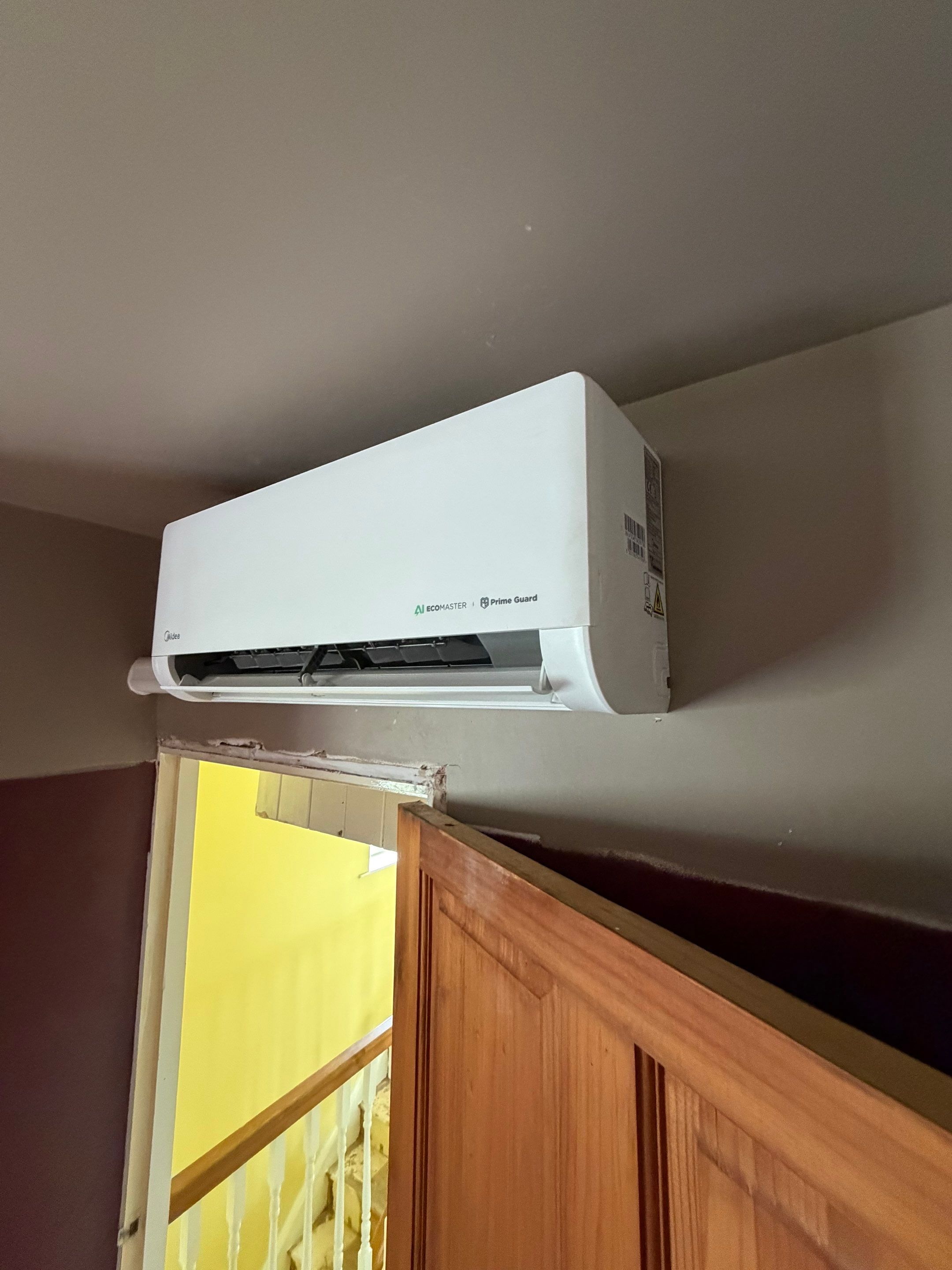 βοΈ Cool, Clean and Clever β Midea Multi-Split Air Conditioning Installed in Brigg π‘β‘ by Elite Services Group Ltd