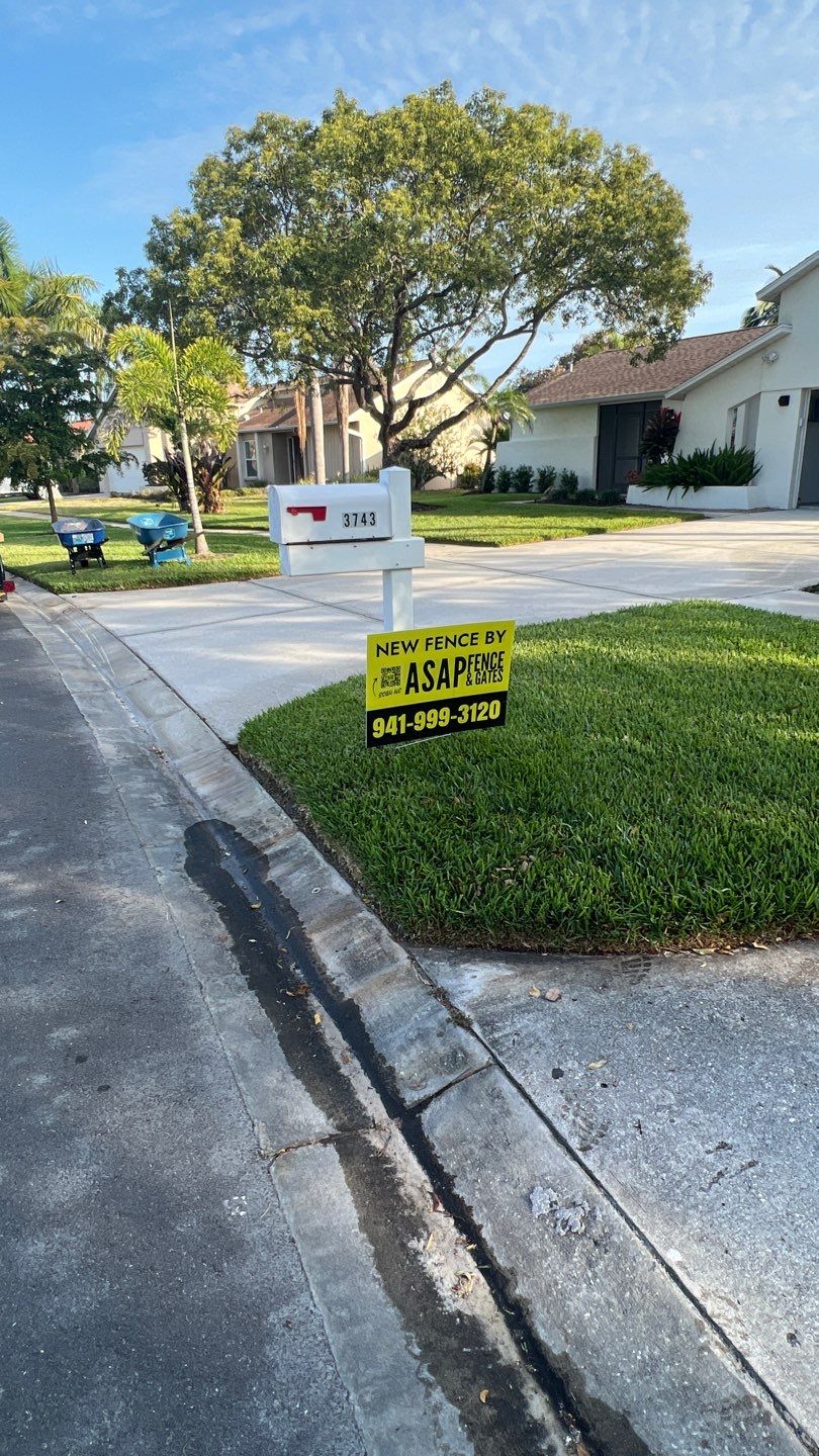 Sarasota, FL 6 ft. Tall White Vinyl Privacy Fence by Asap fence and gates, LLC