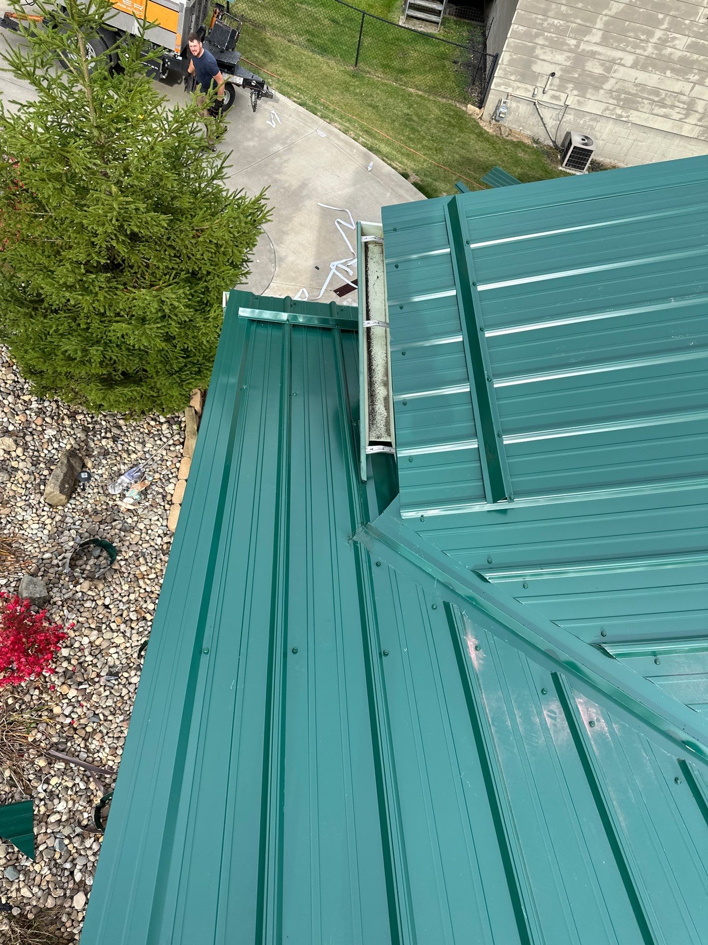 Alpha Rib, Color: Ivy Green by Eagle Eye Roofing