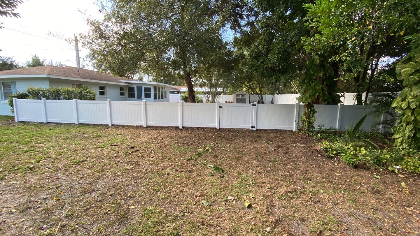 Bradenton, FL 4 ft. and 6 ft. Vinyl Privacy Fence by Asap fence and gates, LLC