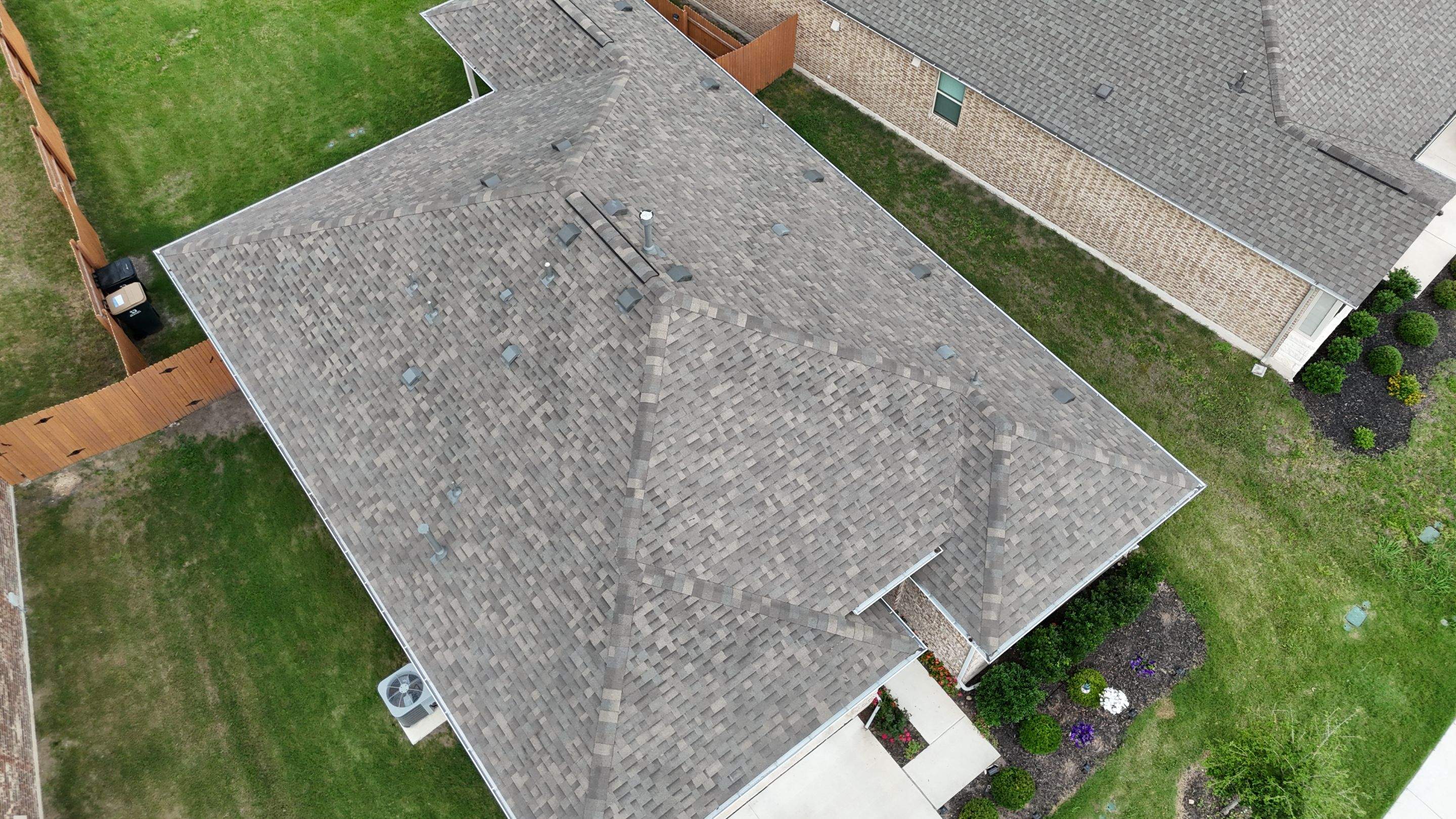 Weathered Wood - Malarkey Vista by RoofsOnly.com