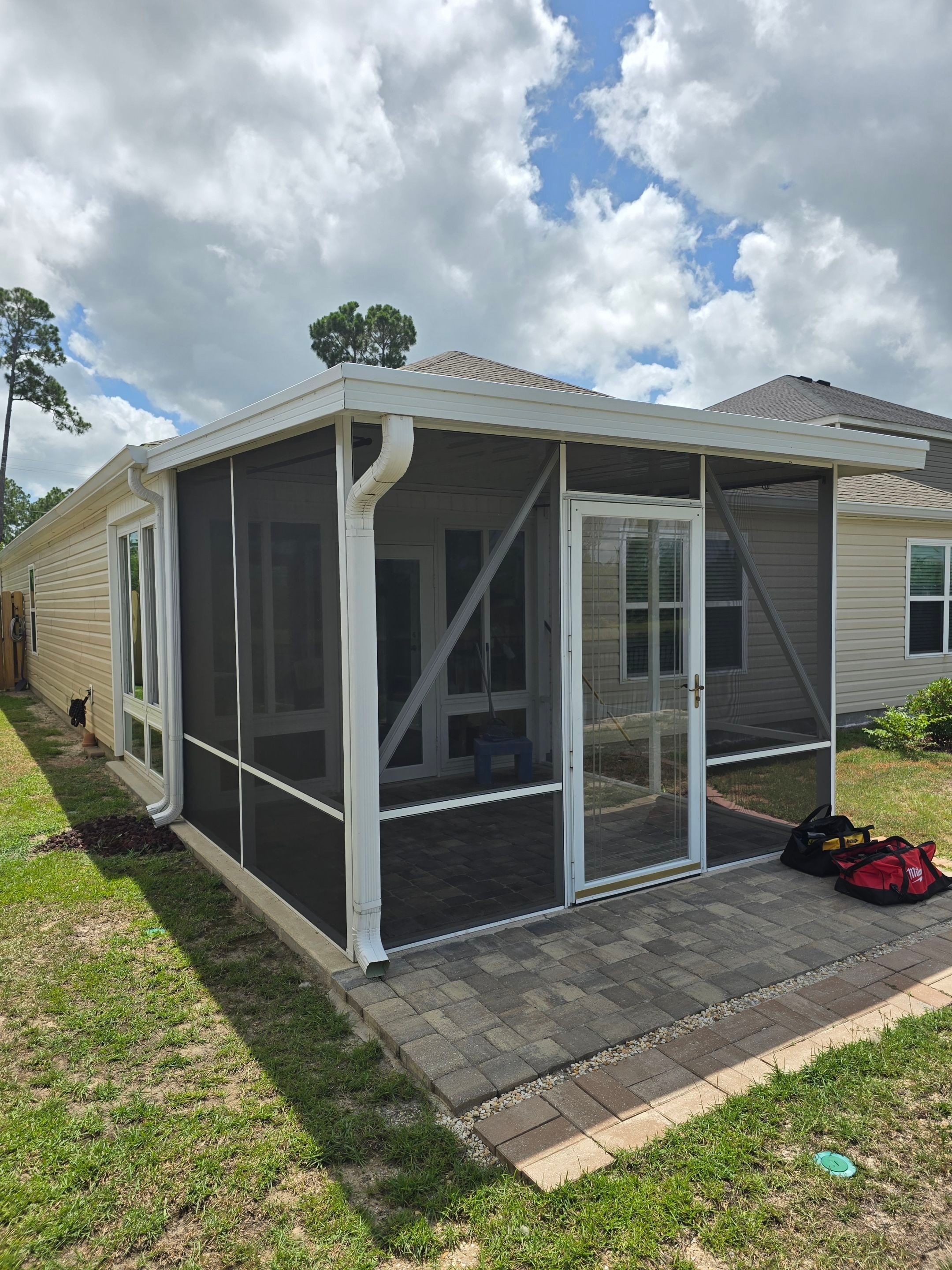 Screen Room using Colorbeam by Titan Sunrooms