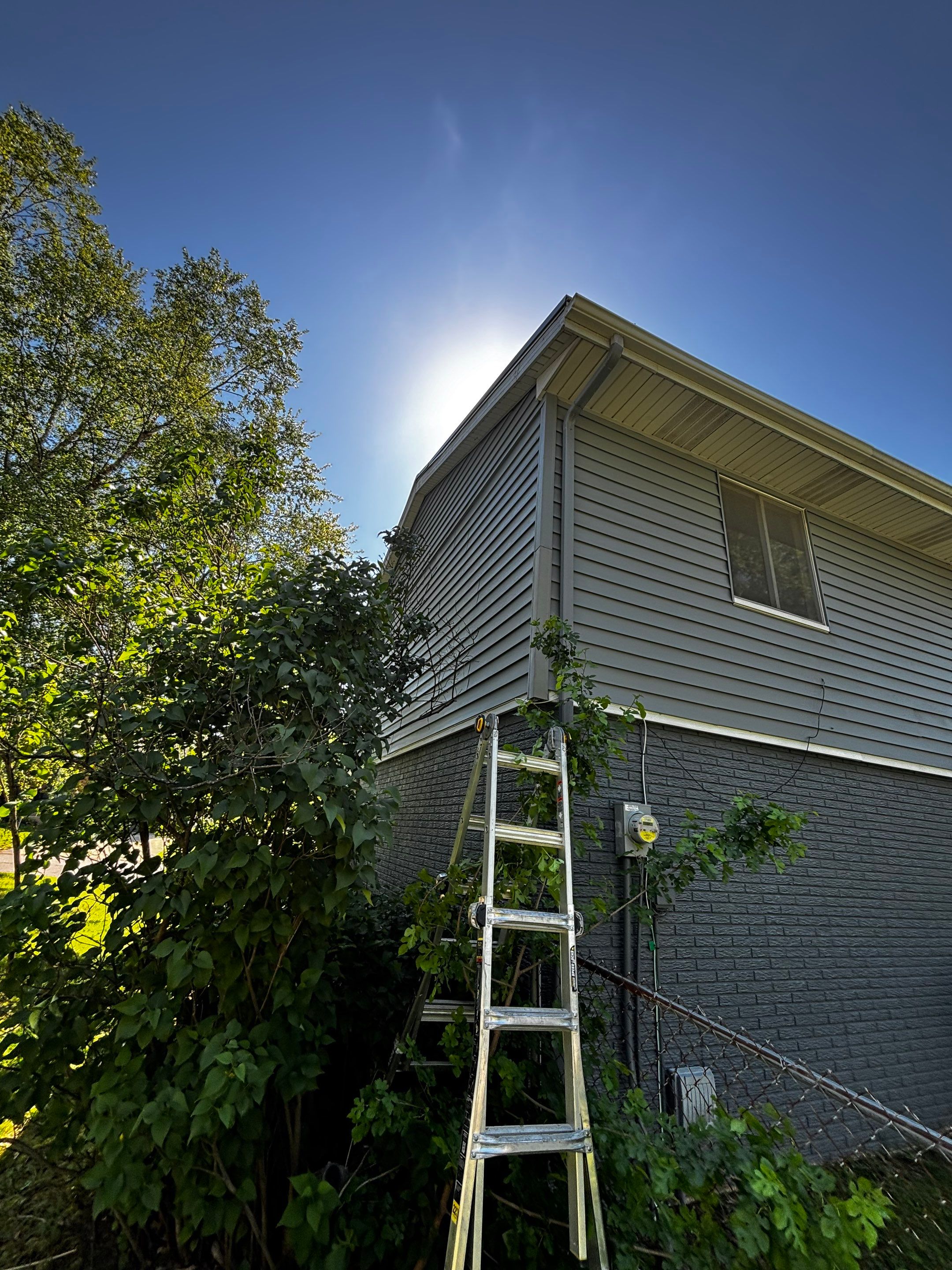 Exterior Siding, Caulking & Gutter Repair – Belleville, IL by Legendary Services Company LLC.