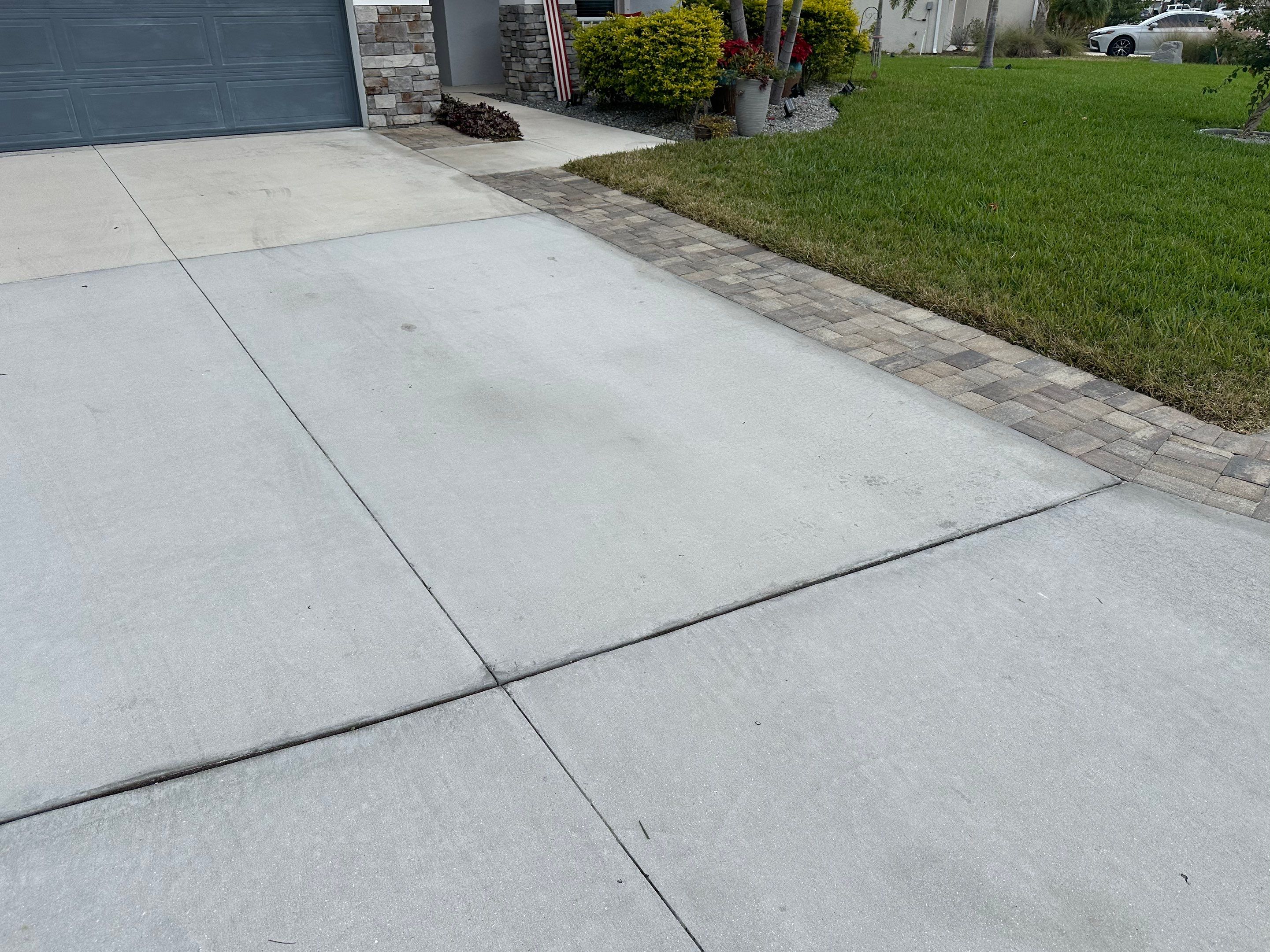 Roof Cleaning, Driveway Cleaning & Paver Patio Cleaning in Willow Palms Estates, Palmetto, FL | Sunshine AquaWash by Sunshine AquaWash