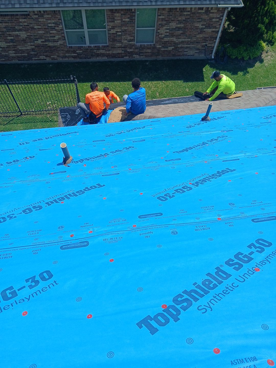 Residential Roofing Installation using Owen's Corning Duration (Lifetime) Shingles by Roof Repair Company
