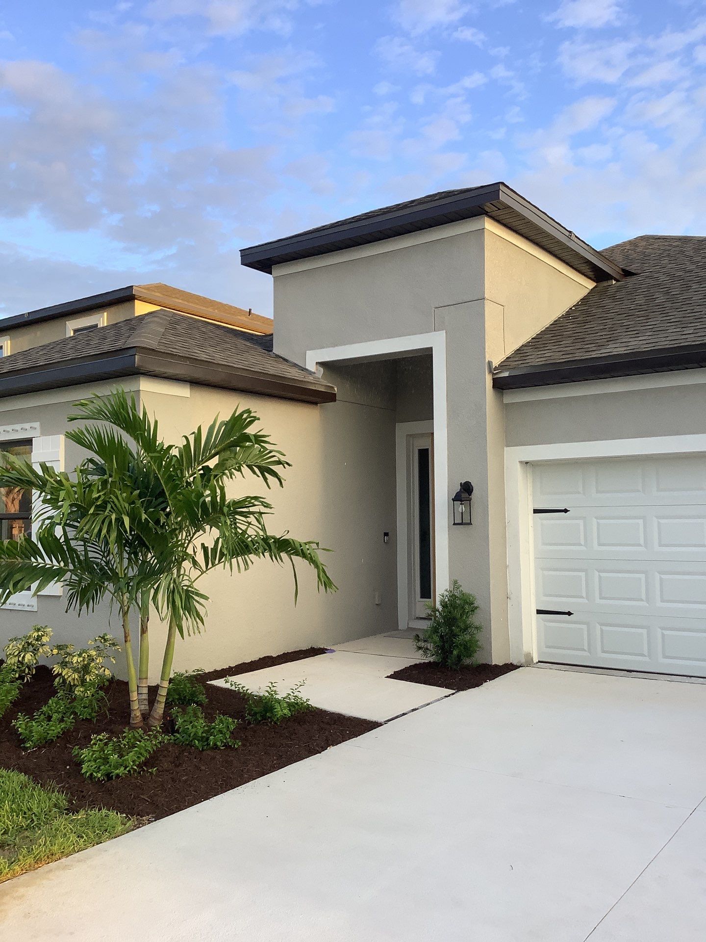 Musket Brown Seamless Gutters using Musket Brown Seamless Gutters in Nokomis FL by Gutter Professors