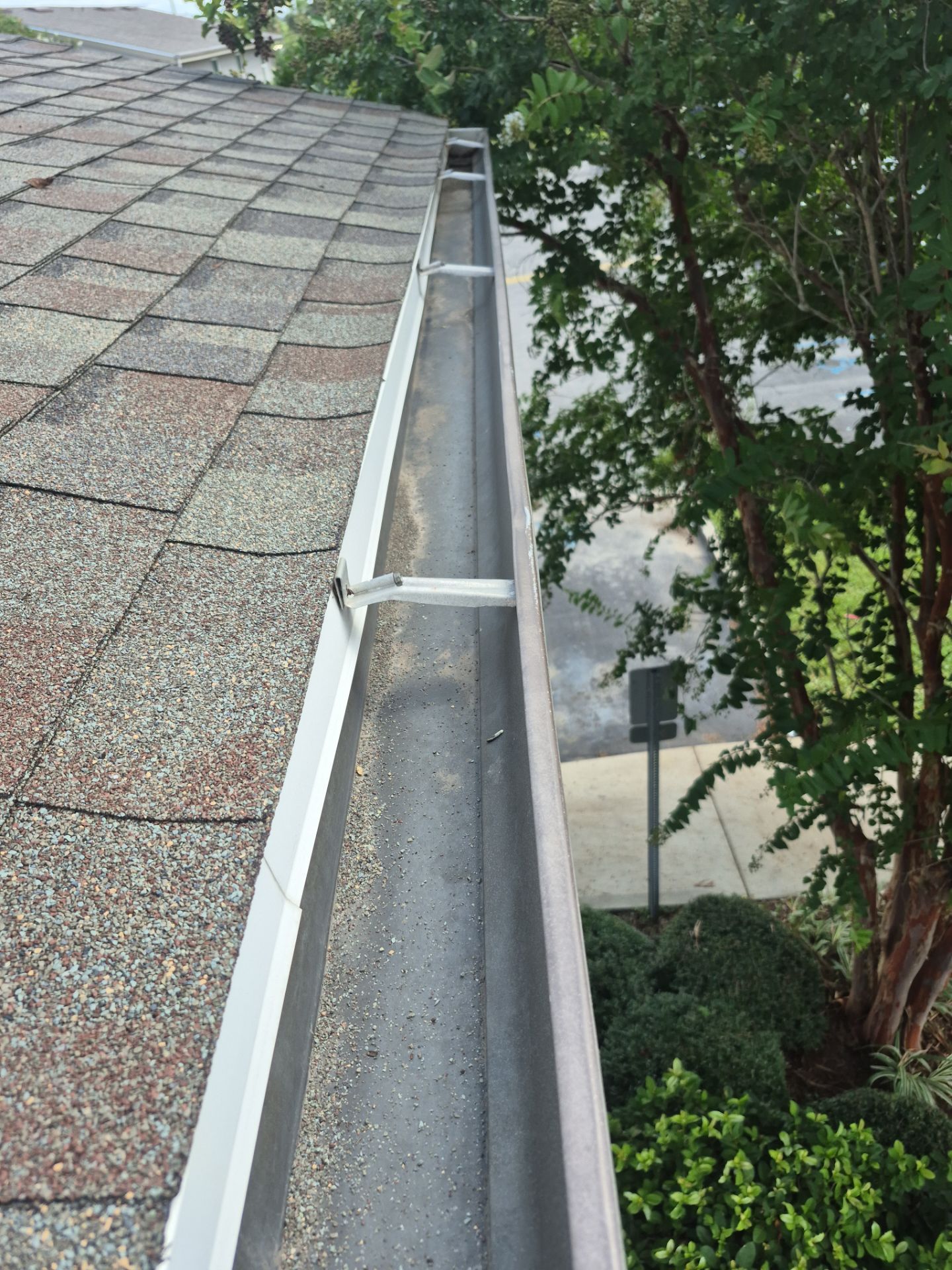 Commercial gutter cleaning Panama City, FL after photo with clean gutters