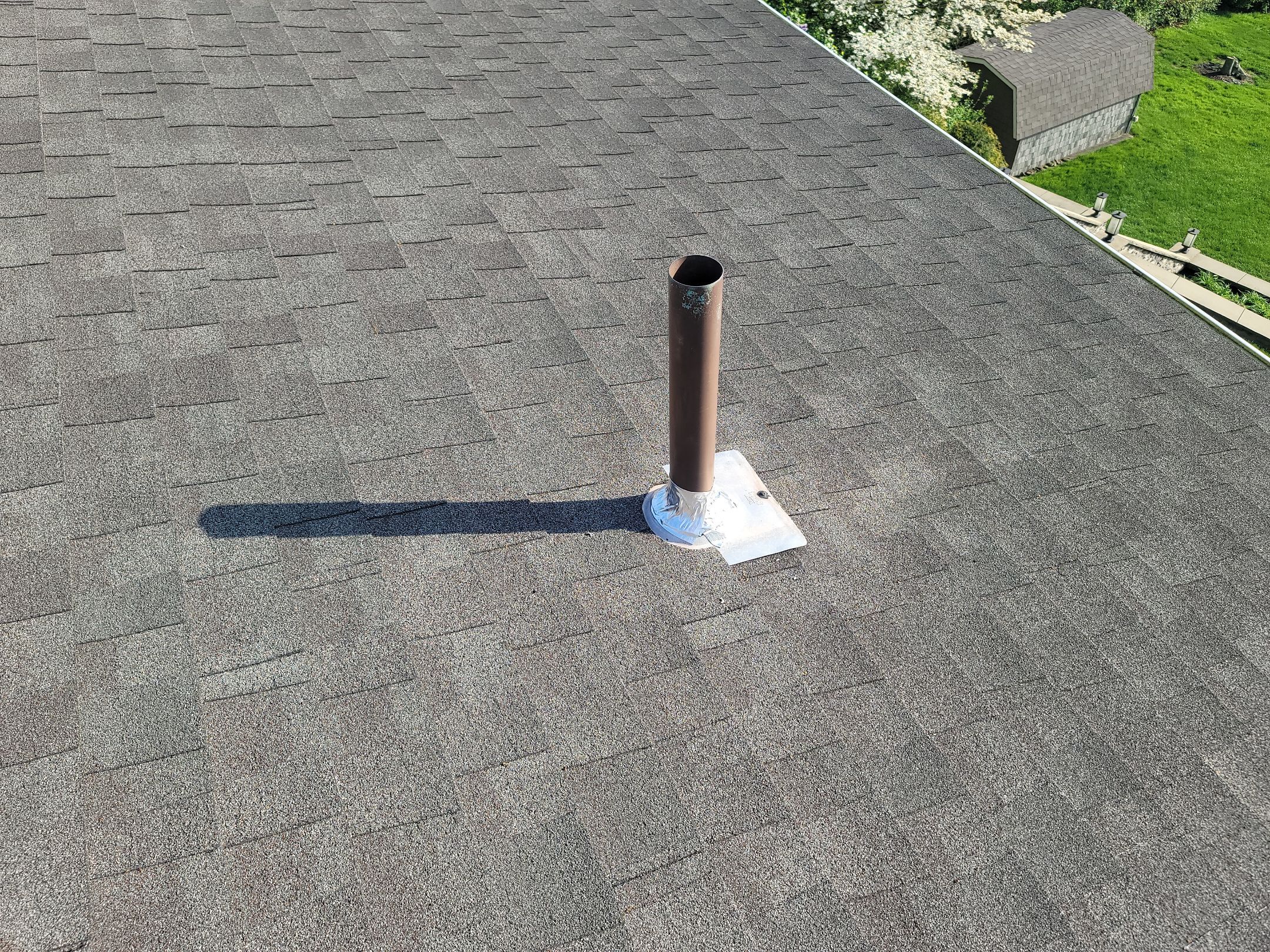 ATLAS PINNACLE HP W/SCOTCHGARD COLOR: WEATHERED WOOD by Eagle Eye Roofing