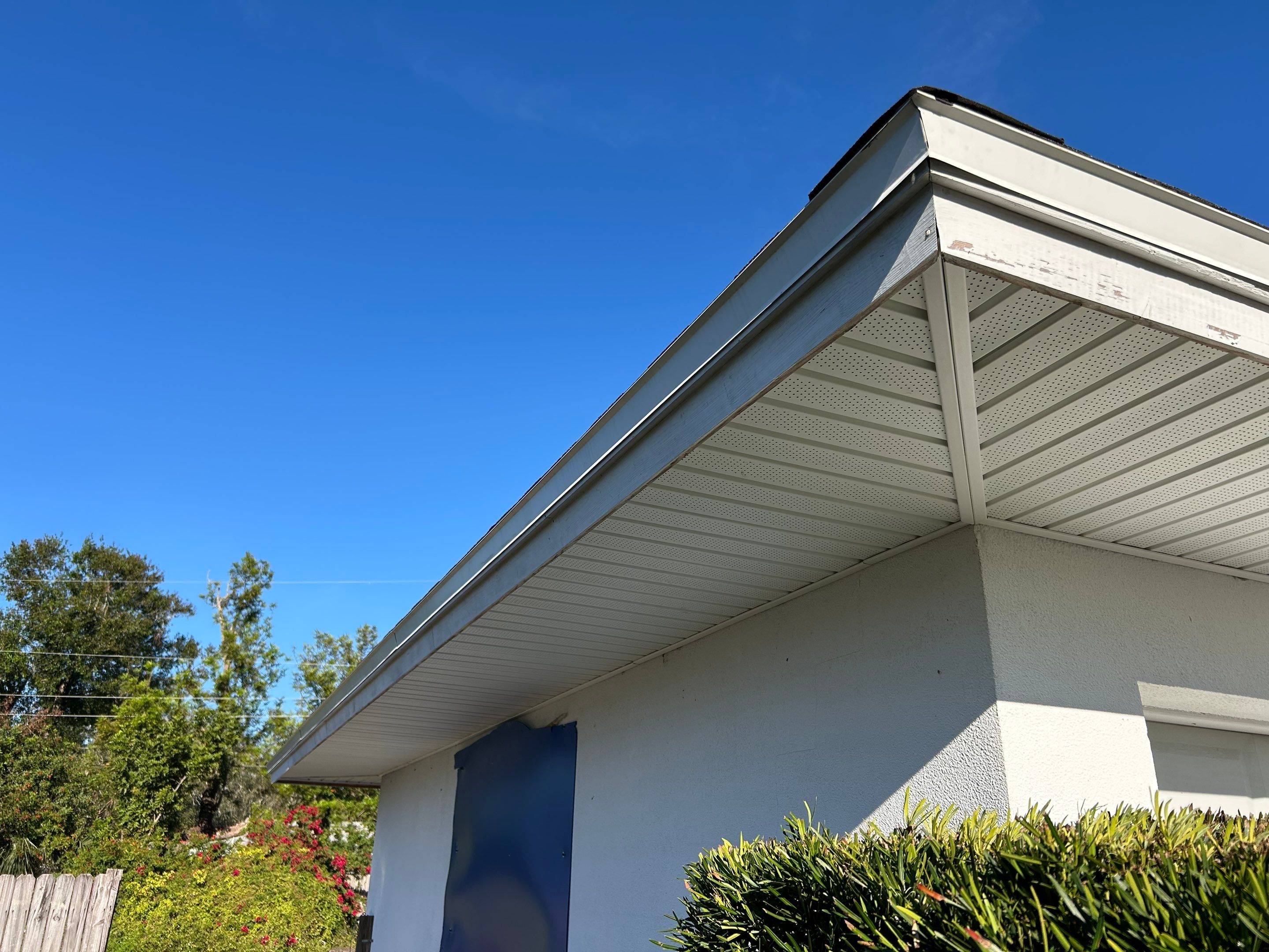 Replace soffit in Sarasota FL by Gutter Professors
