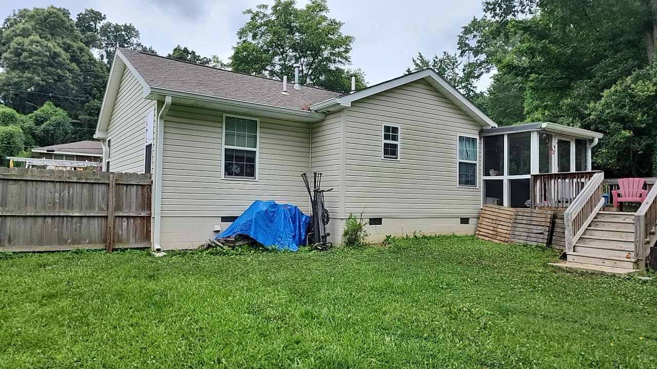 House Wash using cleaner by Power Wash Masters LLC