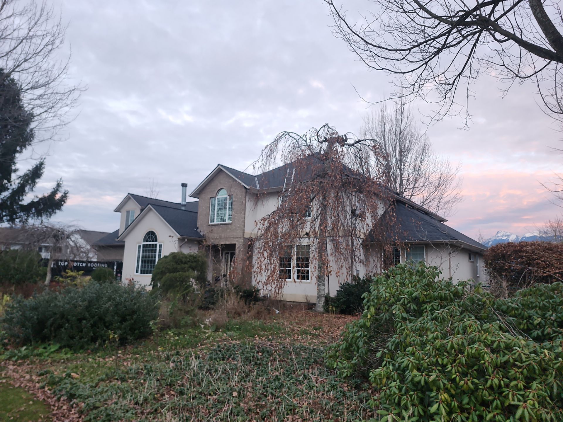 Residential Re-Roof using GAF timberline HDZ Charcoal by Top Notch Roofing Inc