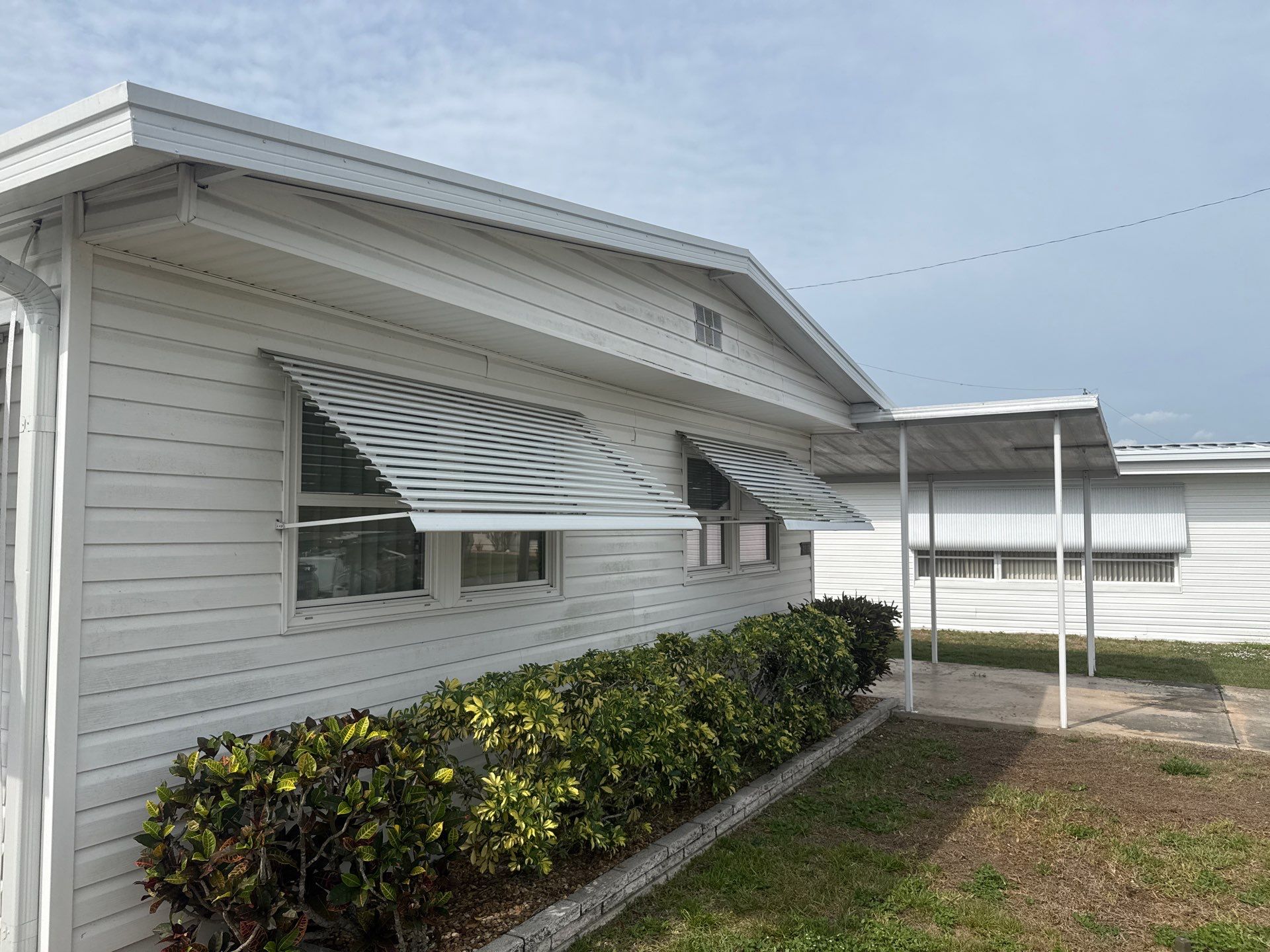Mobile Home Soft Wash in Desoto/Tidevue Estates – Ellenton, FL by Sunshine AquaWash