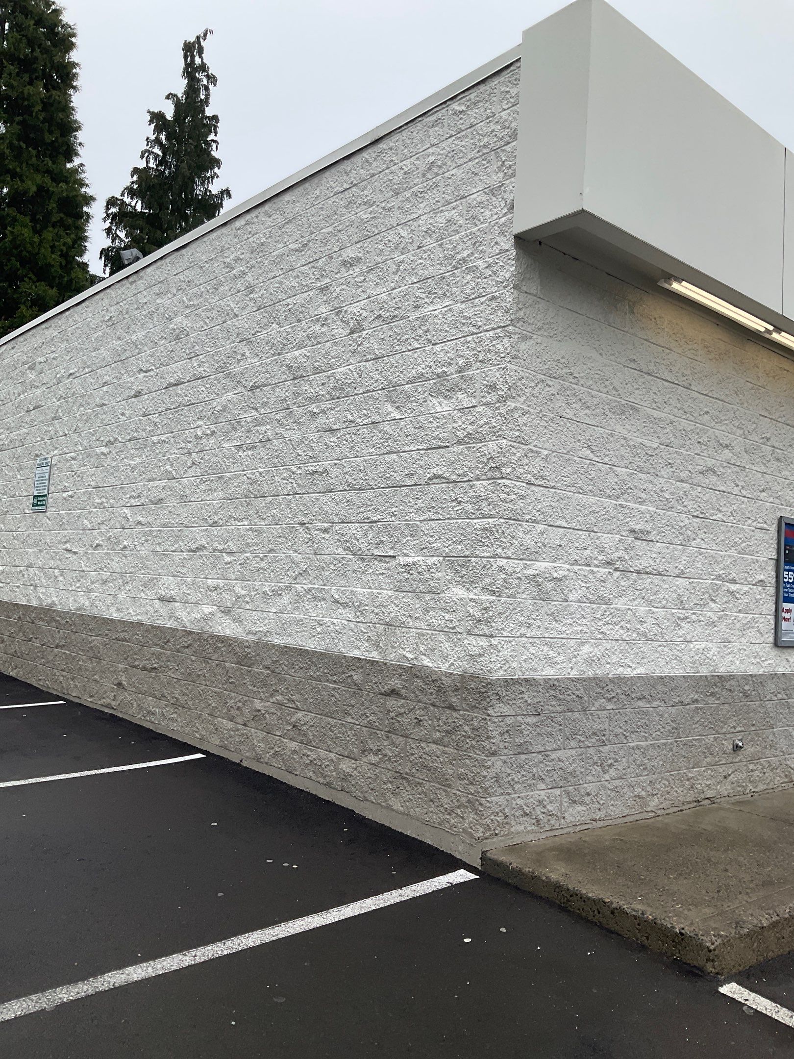 Store wash using Soft wash solution by Willamette Outdoor Wash LLC