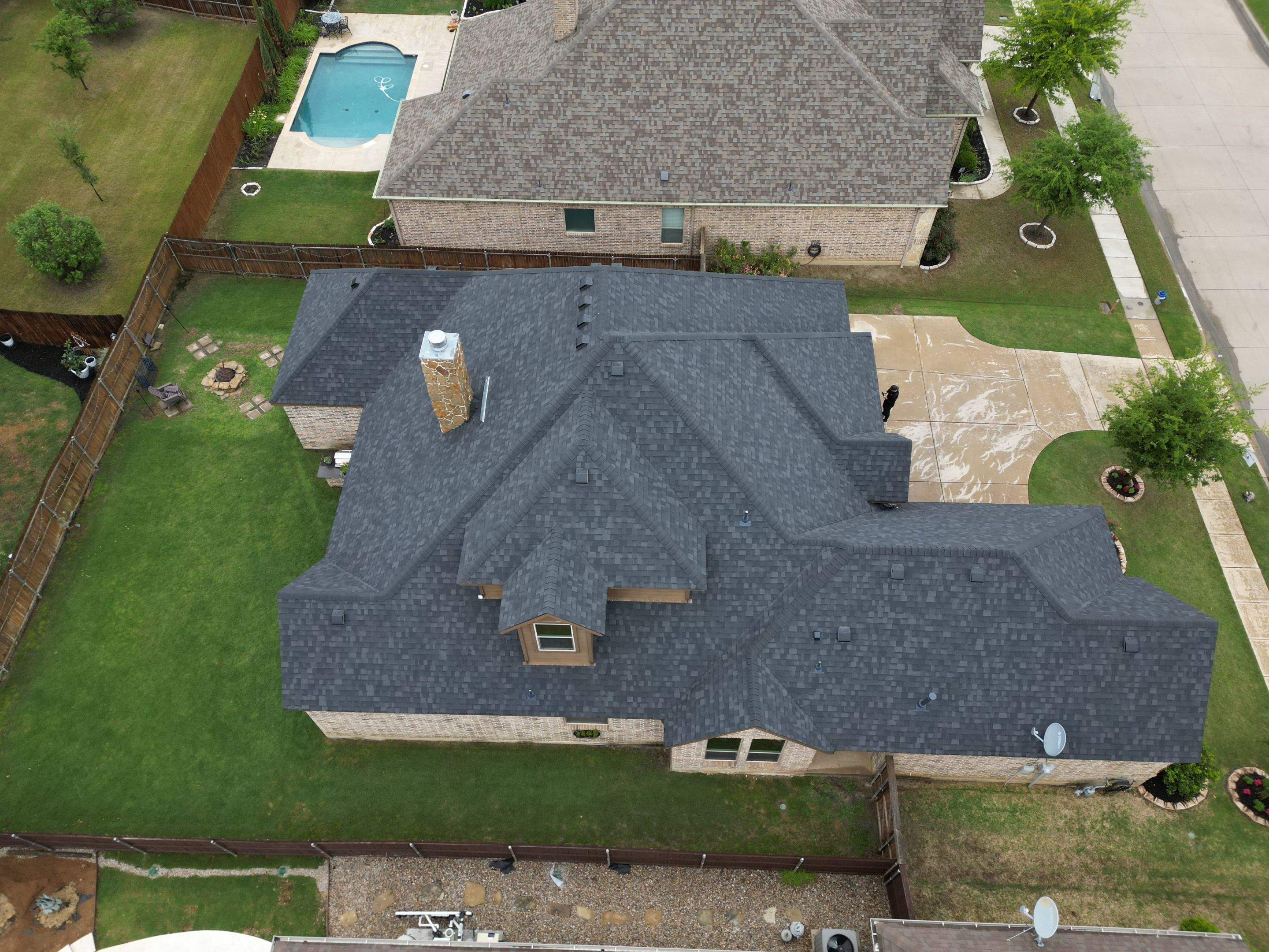 Onyx Black - Owens Corning TruDefinition Duration by RoofsOnly.com