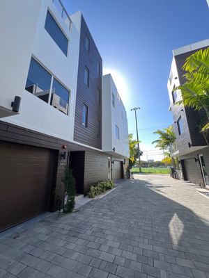 Fort Lauderdale Town Homes Exterior Painting