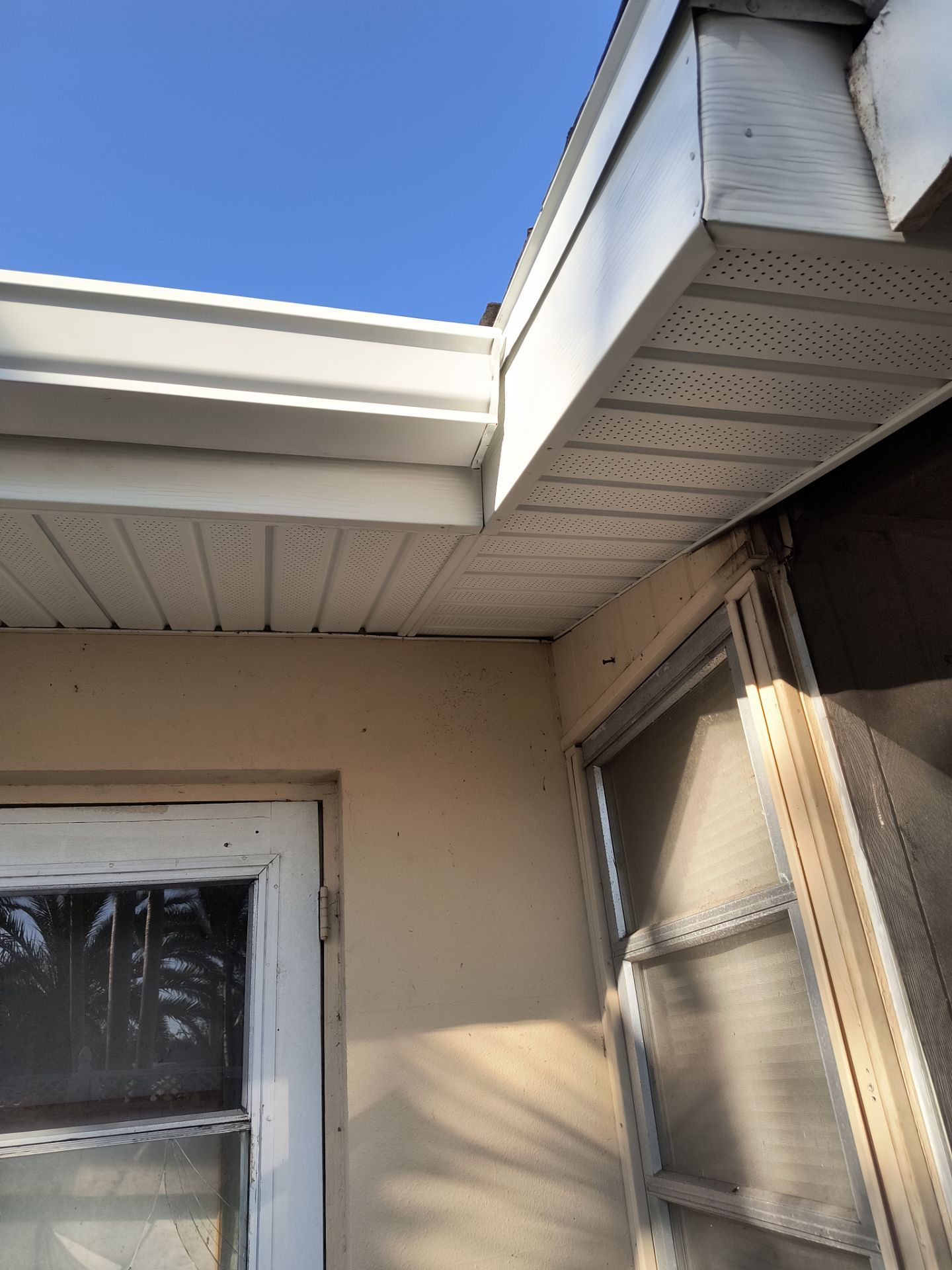 White Soffit and Fascia Upgrade in Sarasota FL by Gutter Professors