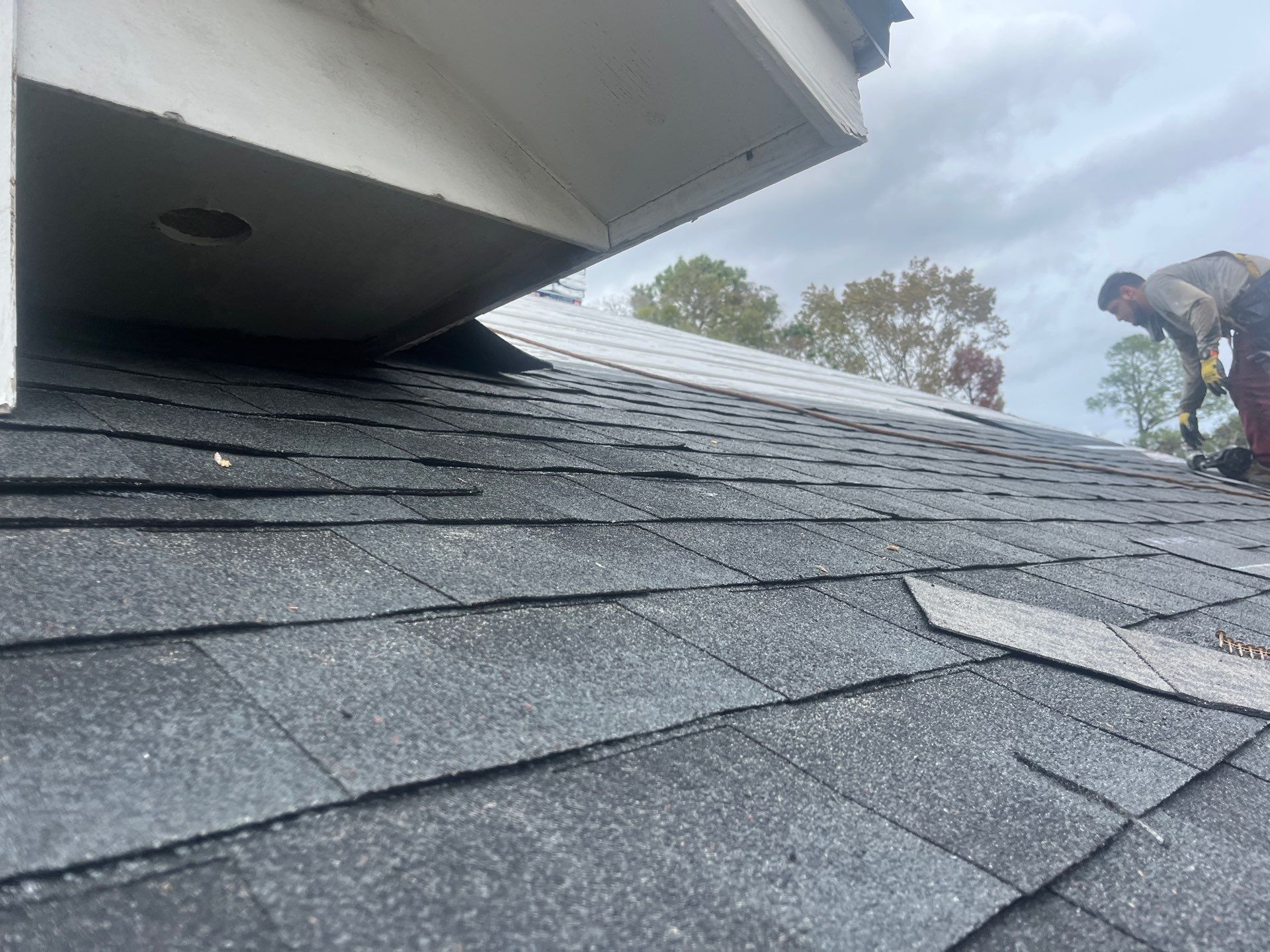 GAF Charcoal Architectural Shingle - Re-roof by Endless Summer Roofing Co.